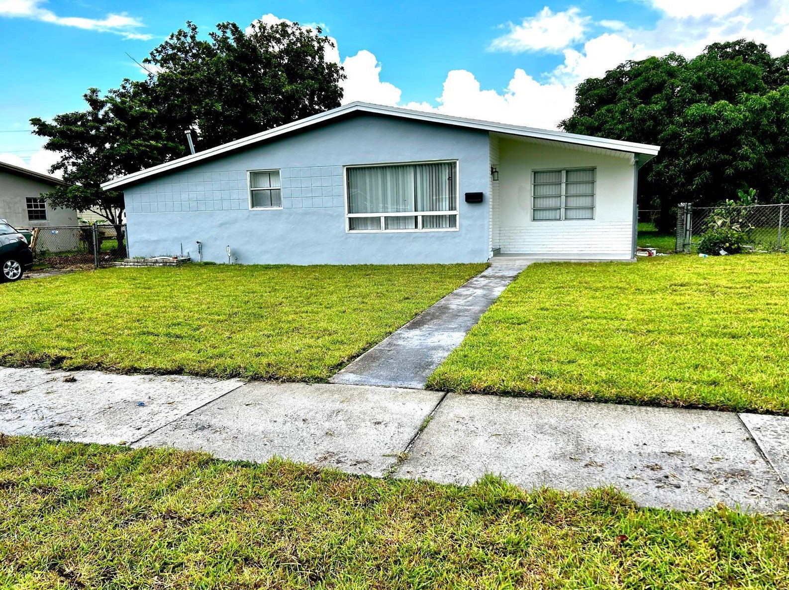 745 176th Ter, Miami FL  33169-4711 exterior