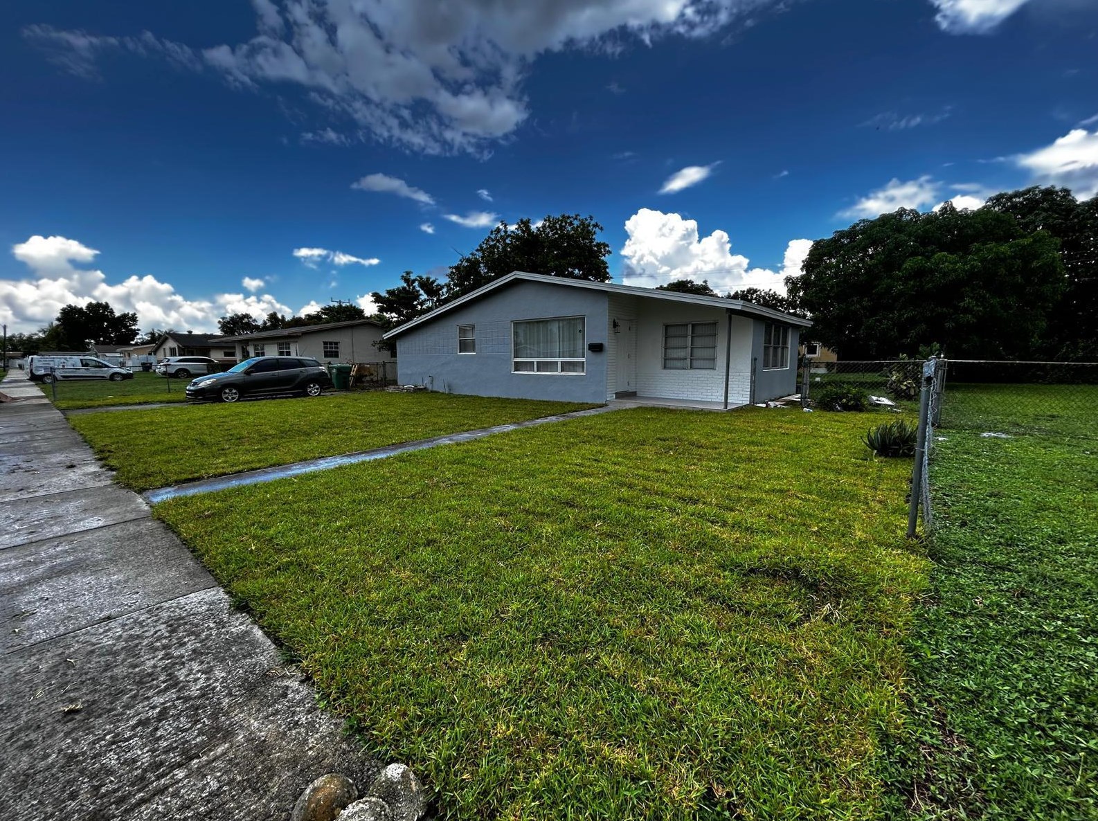 745 176th Ter, Miami FL  33169-4711 exterior