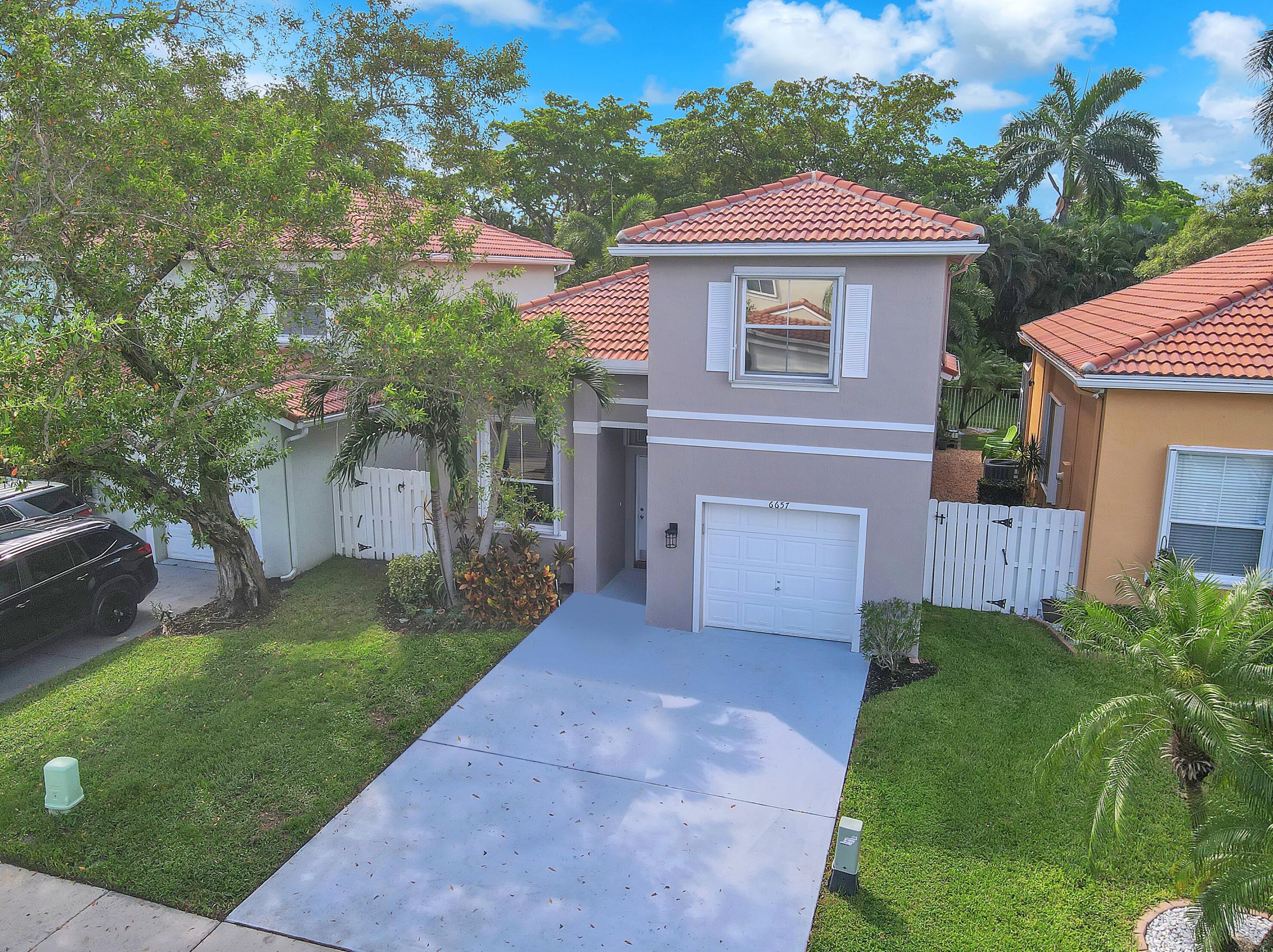 6657 Green Island Cir, Lake Worth, FL 33463-7003