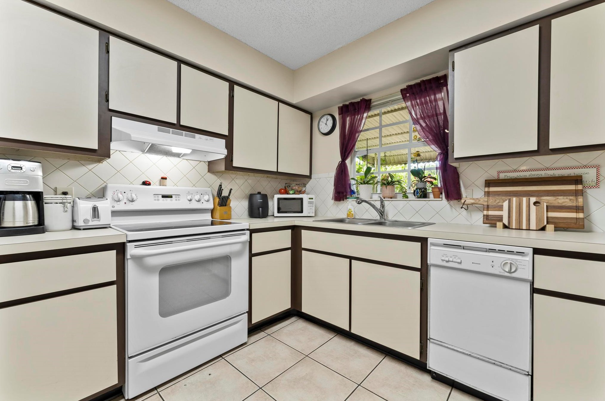 4782 Cambridge St, Lake Worth FL  33463-2272 exterior