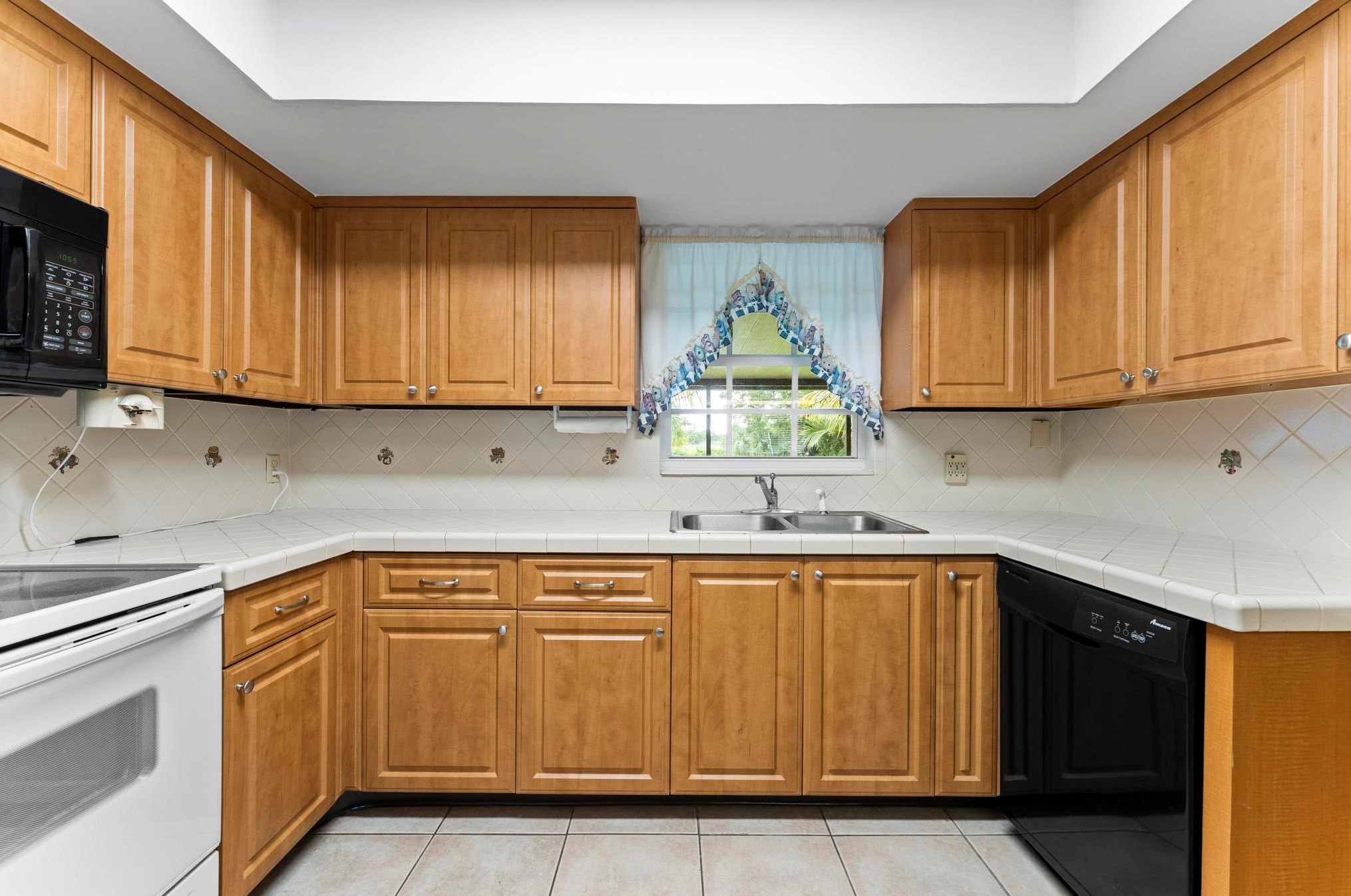 4782 Cambridge St, Lake Worth FL  33463-2272 exterior