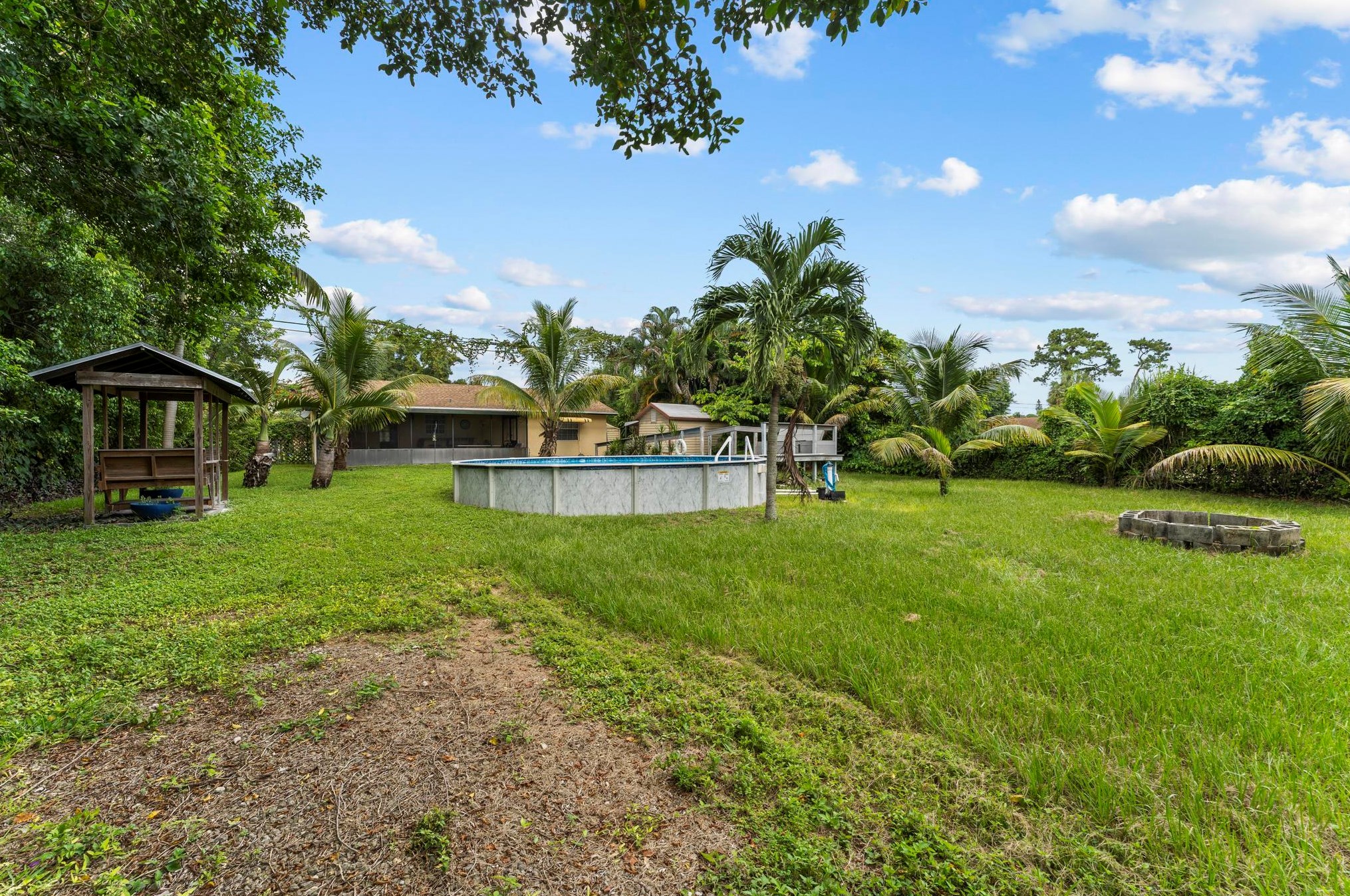 4782 Cambridge St, Lake Worth FL  33463-2272 exterior