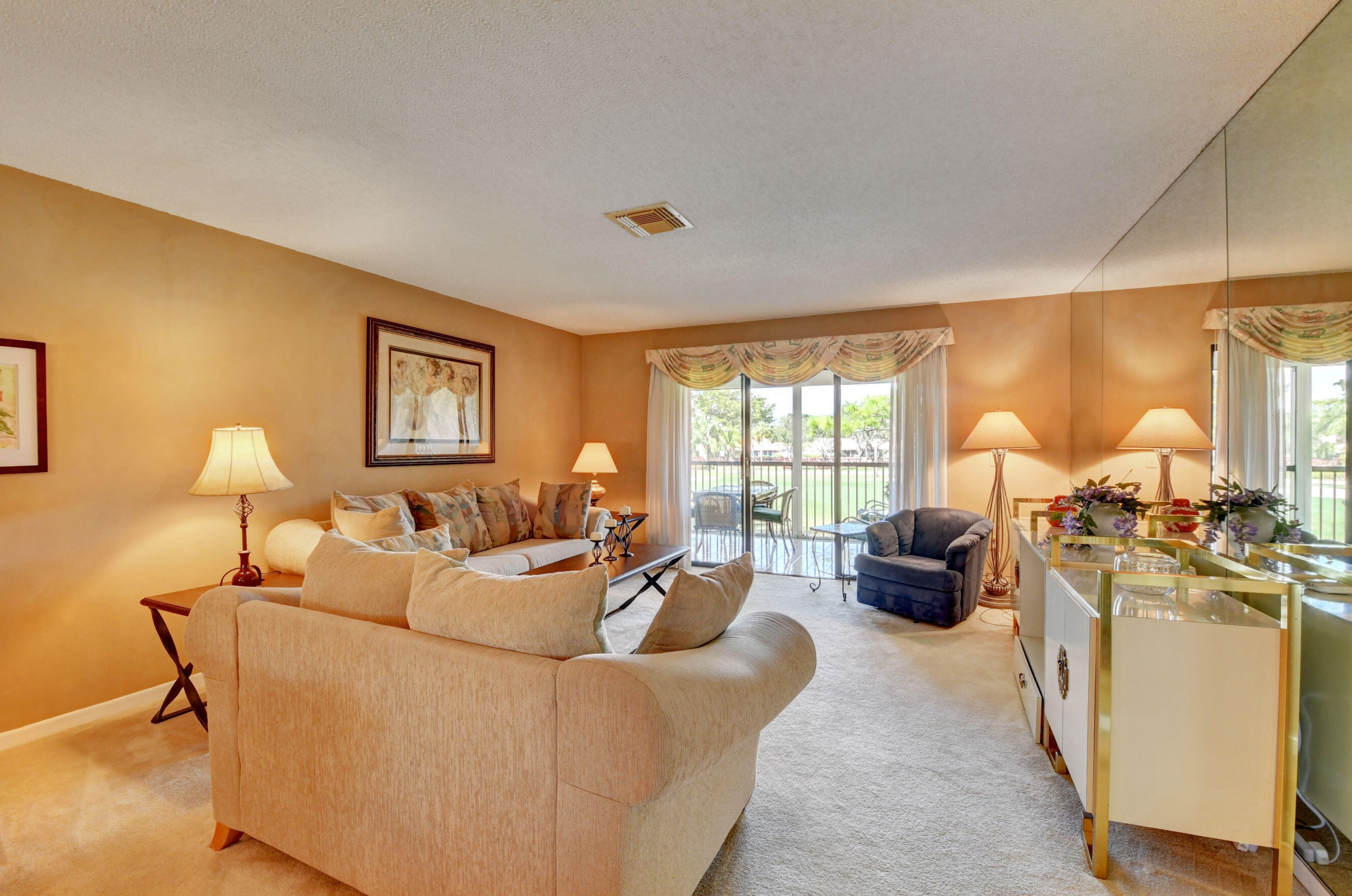 19 Stratford Dr E #f, Boynton Beach, FL