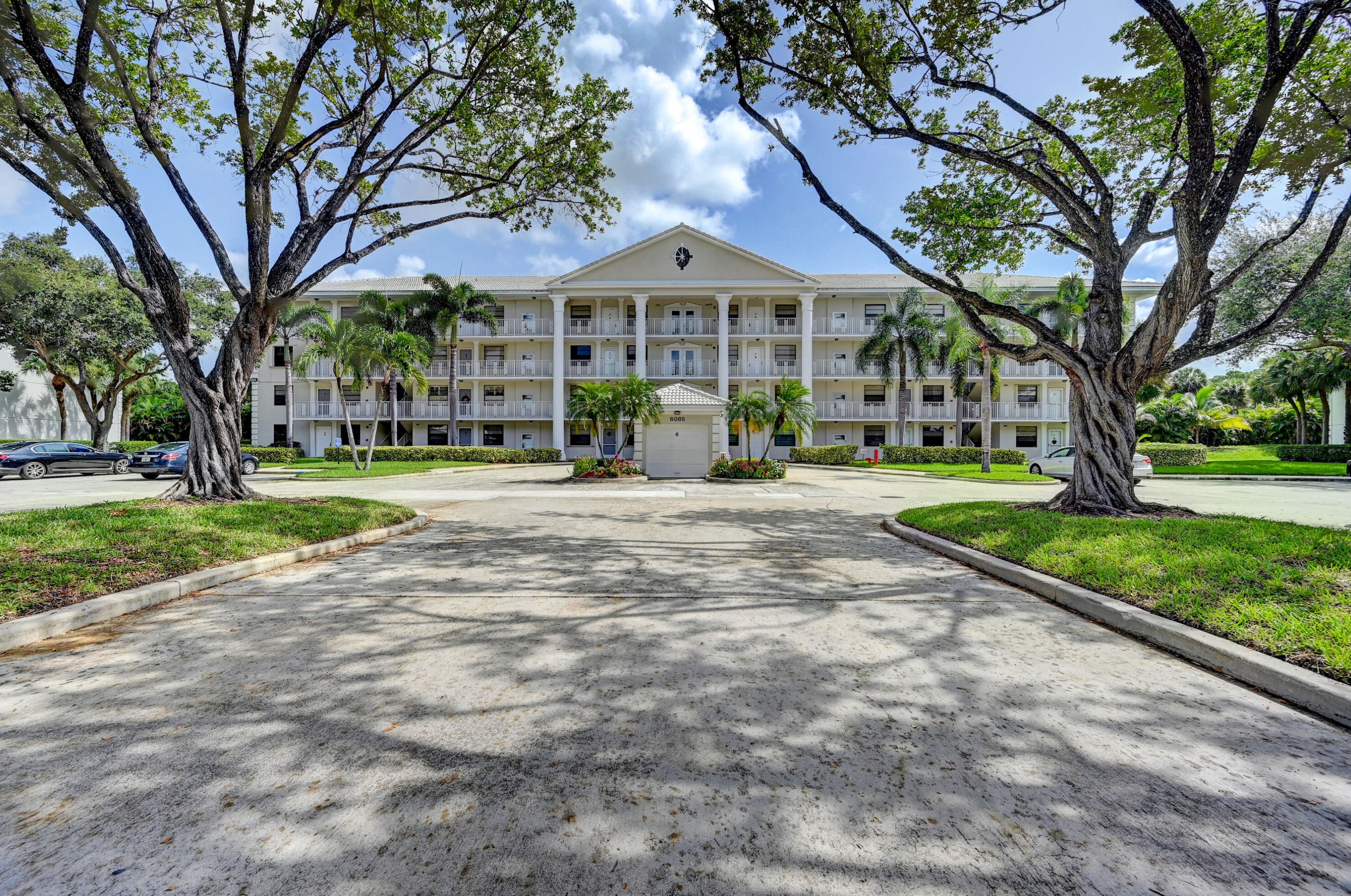 6085 Balboa Cir, Boca Raton FL  33433-8180 exterior