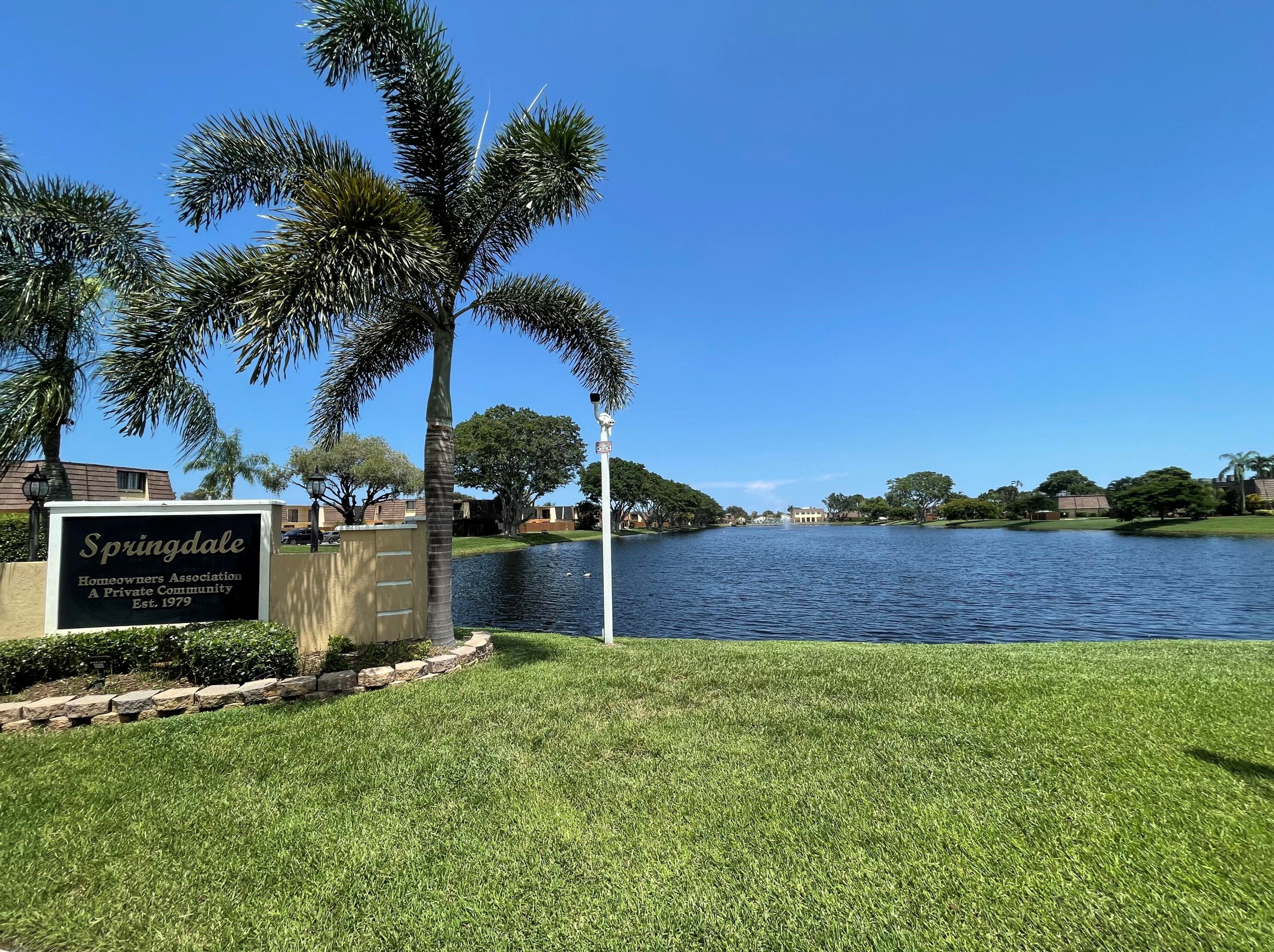 563 Springdale Cir, Lake Worth, FL 33461-1533
