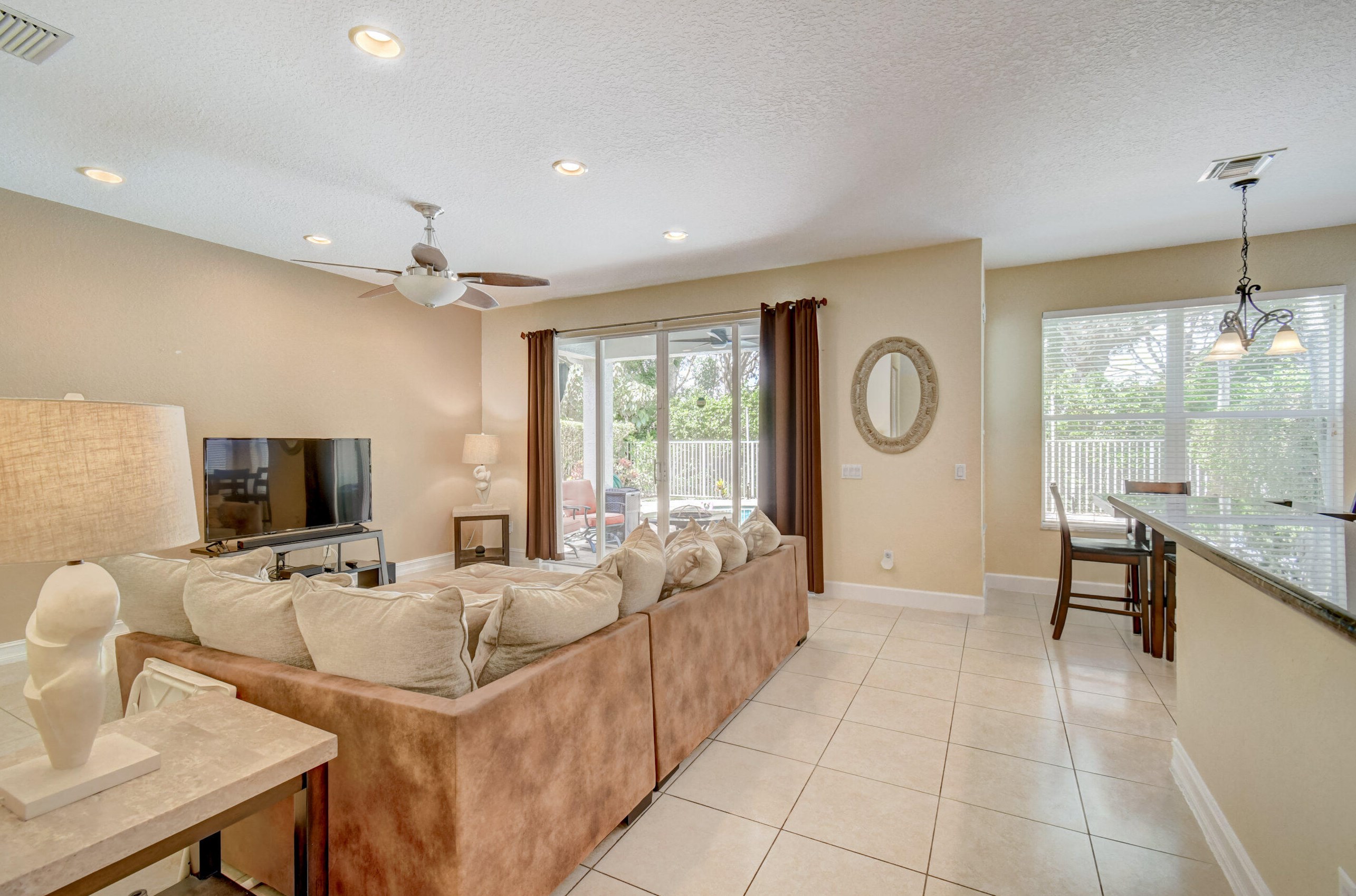 8955 Briarwood Meadow Ln, Boynton Beach FL 33473-7817 exterior