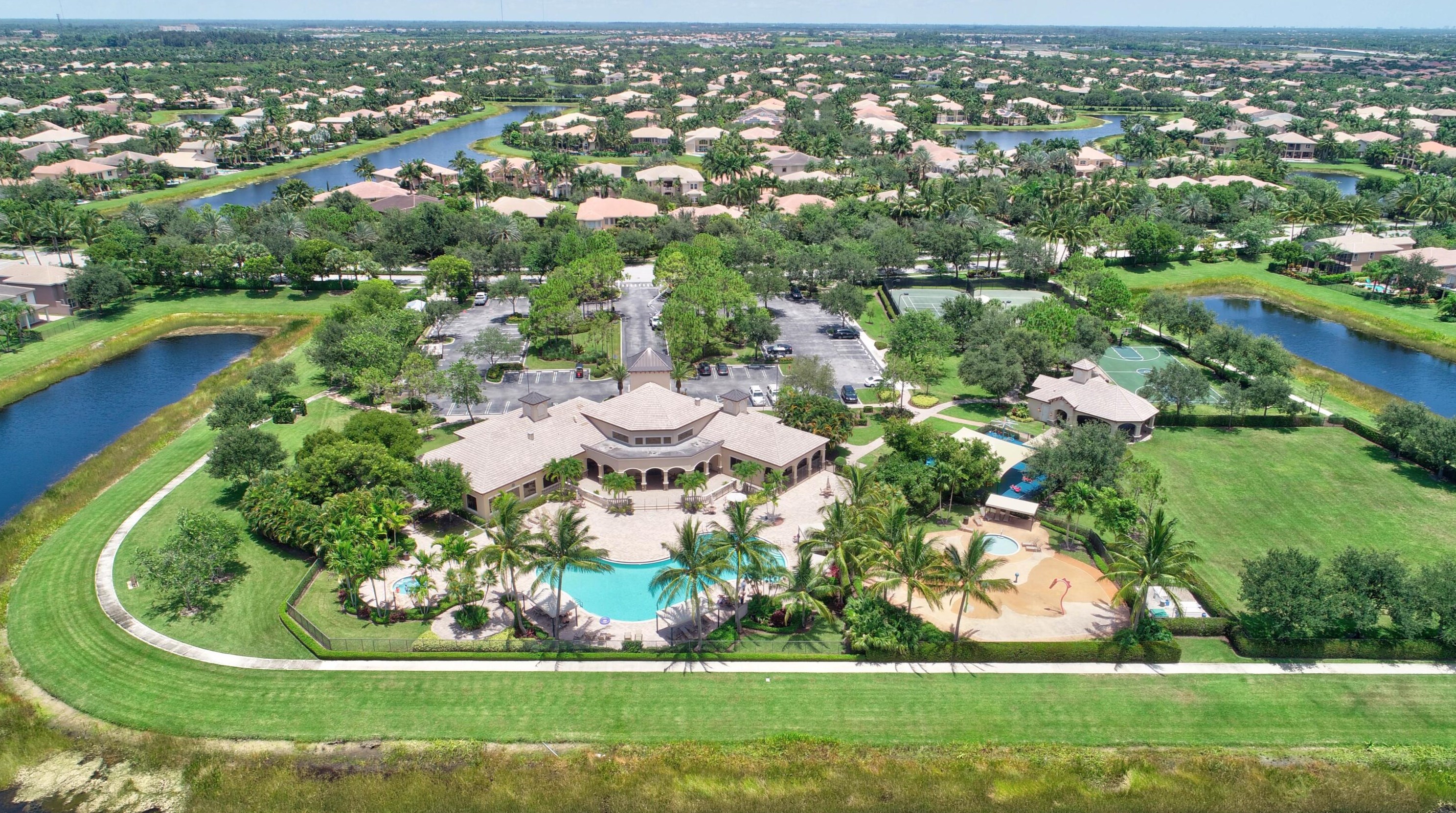 8955 Briarwood Meadow Ln, Boynton Beach FL 33473-7817 exterior