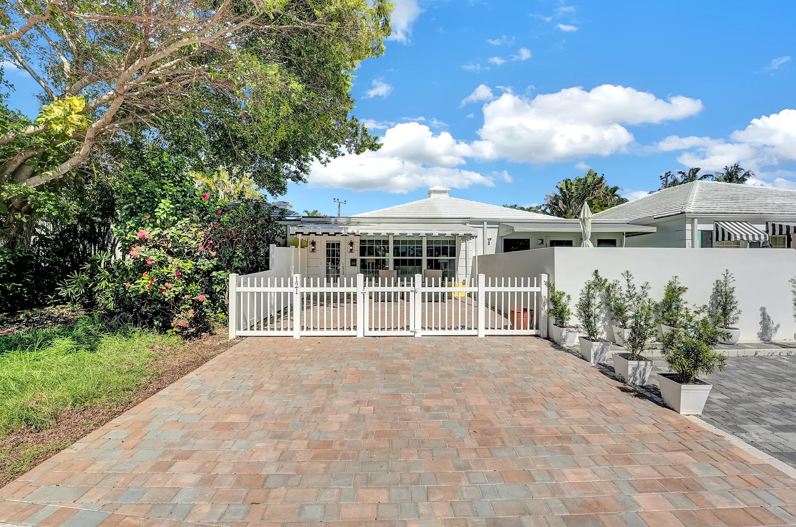 121 Macfarlane Dr, Delray Beach, FL 33483