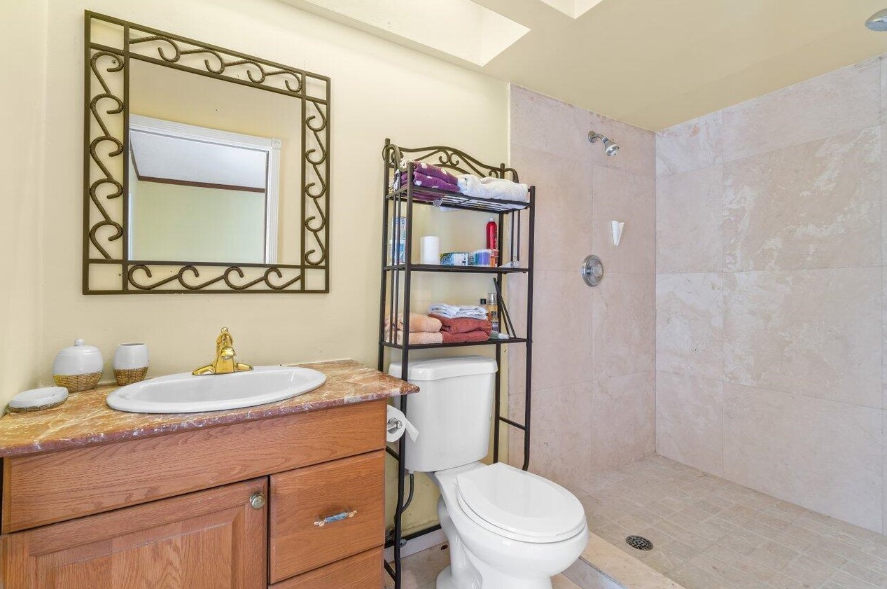 900 4 St, Boca Raton FL 33432-4201 exterior