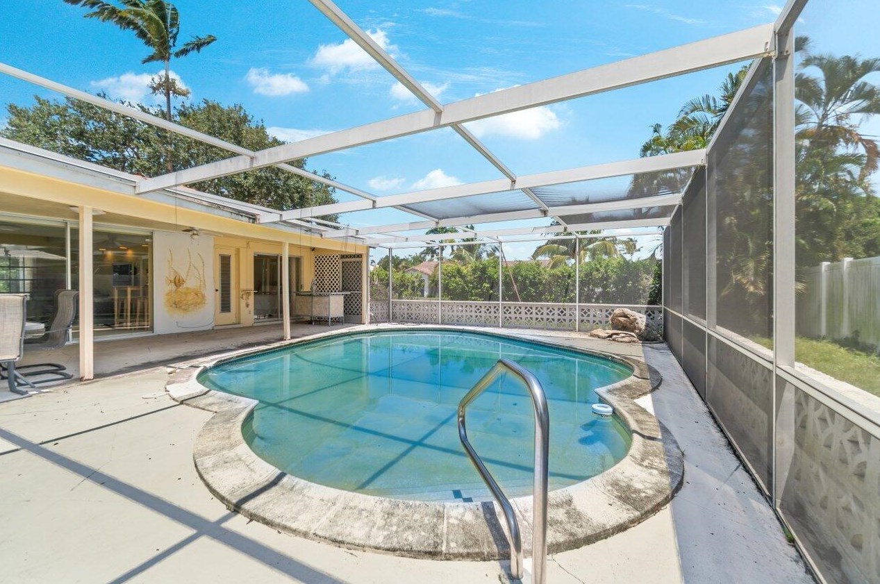 900 4 St, Boca Raton FL 33432-4201 exterior