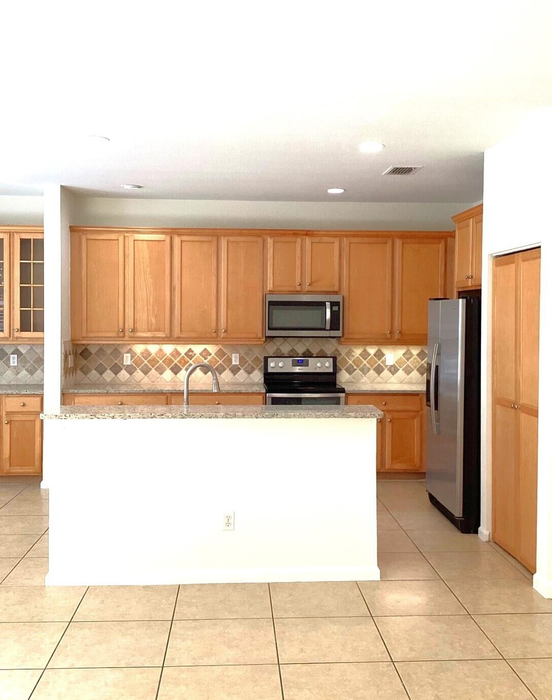 5045 Nautica Lake Cir, Lake Worth, FL 33463-5947