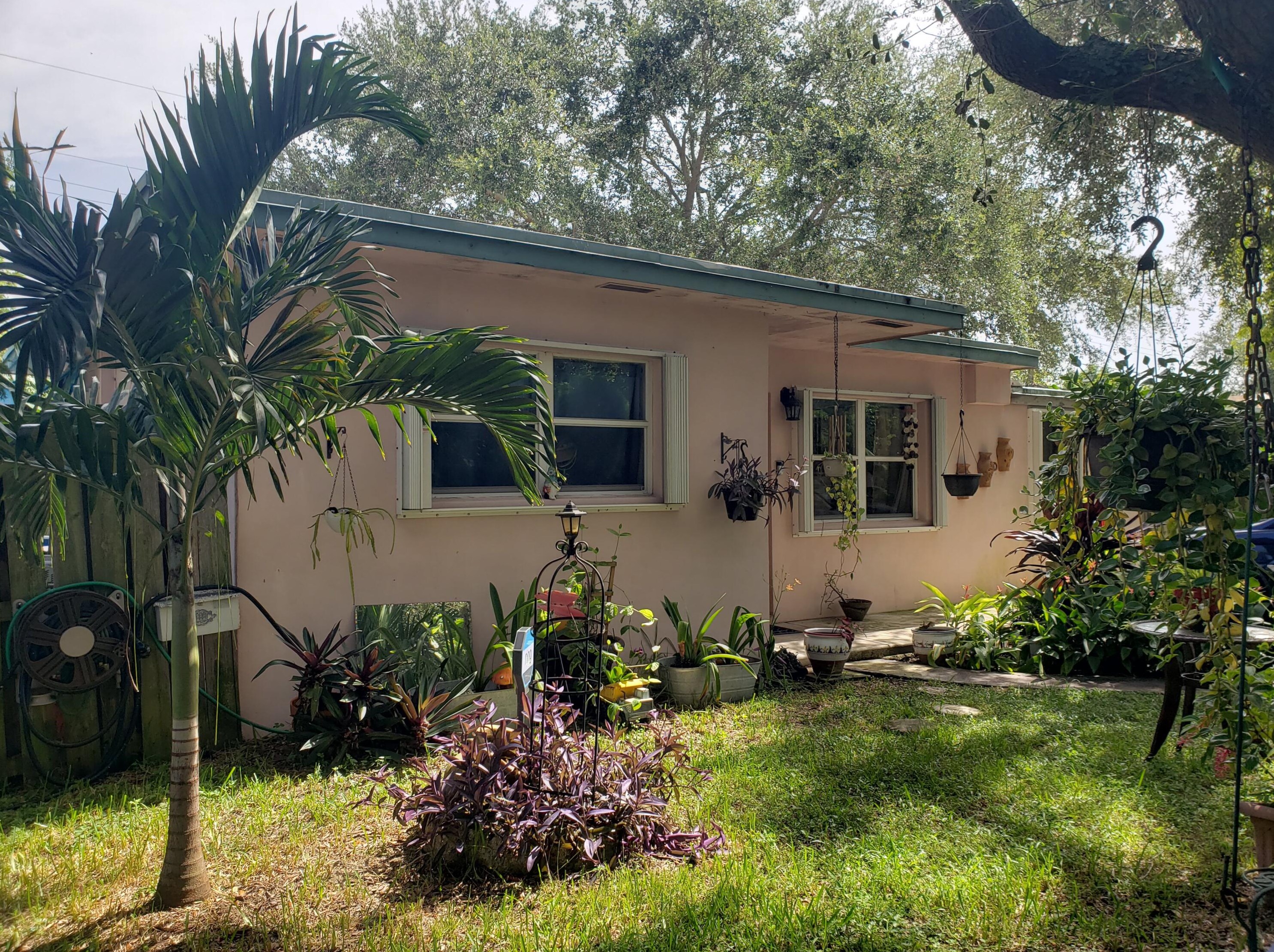 5630 Cleveland St, Hollywood, FL 33021-5143
