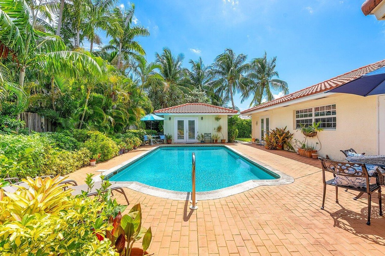 815 Canary Walk, Delray Beach, FL 33483