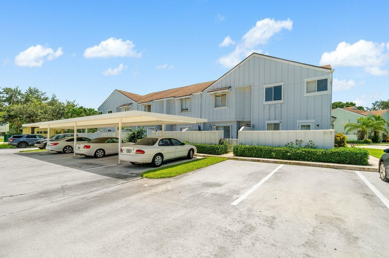 6167 Riverwalk Ln #6, Jupiter, FL 33458