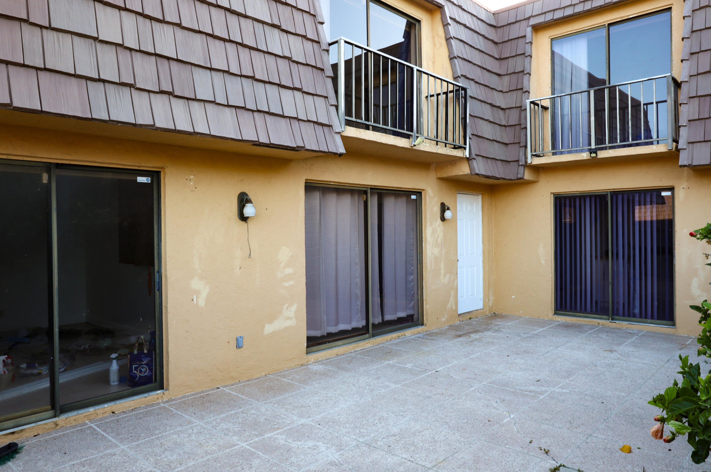 933 Springdale Cir, Lake Worth, FL 33461-6333