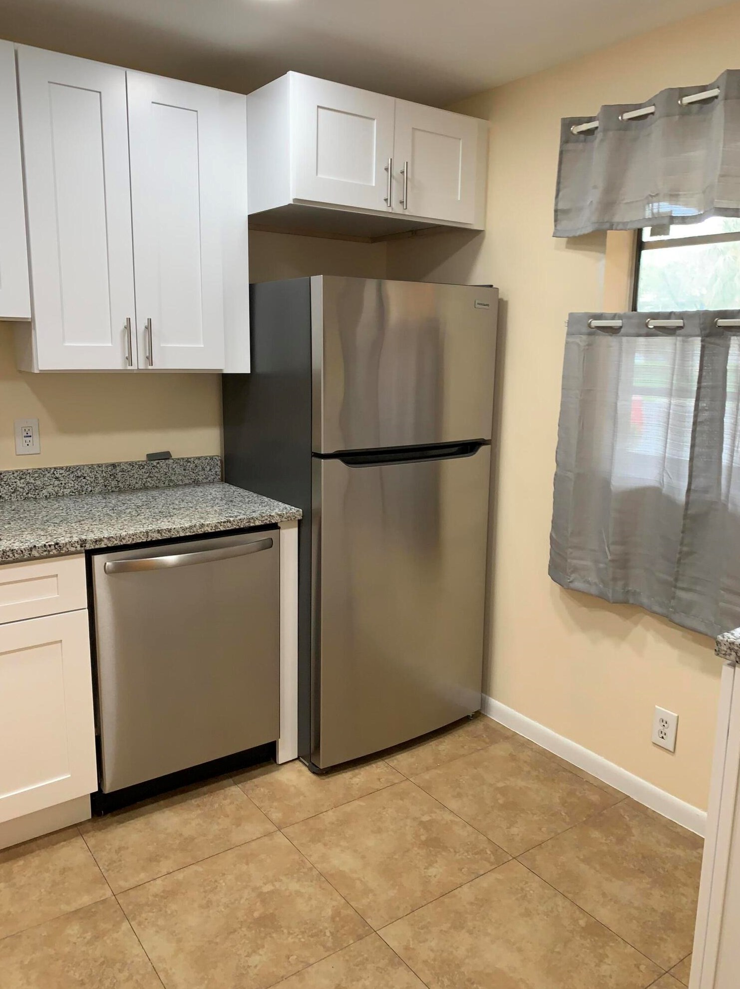 829 Camino Rd Apt 111, Delray Beach, FL 33445