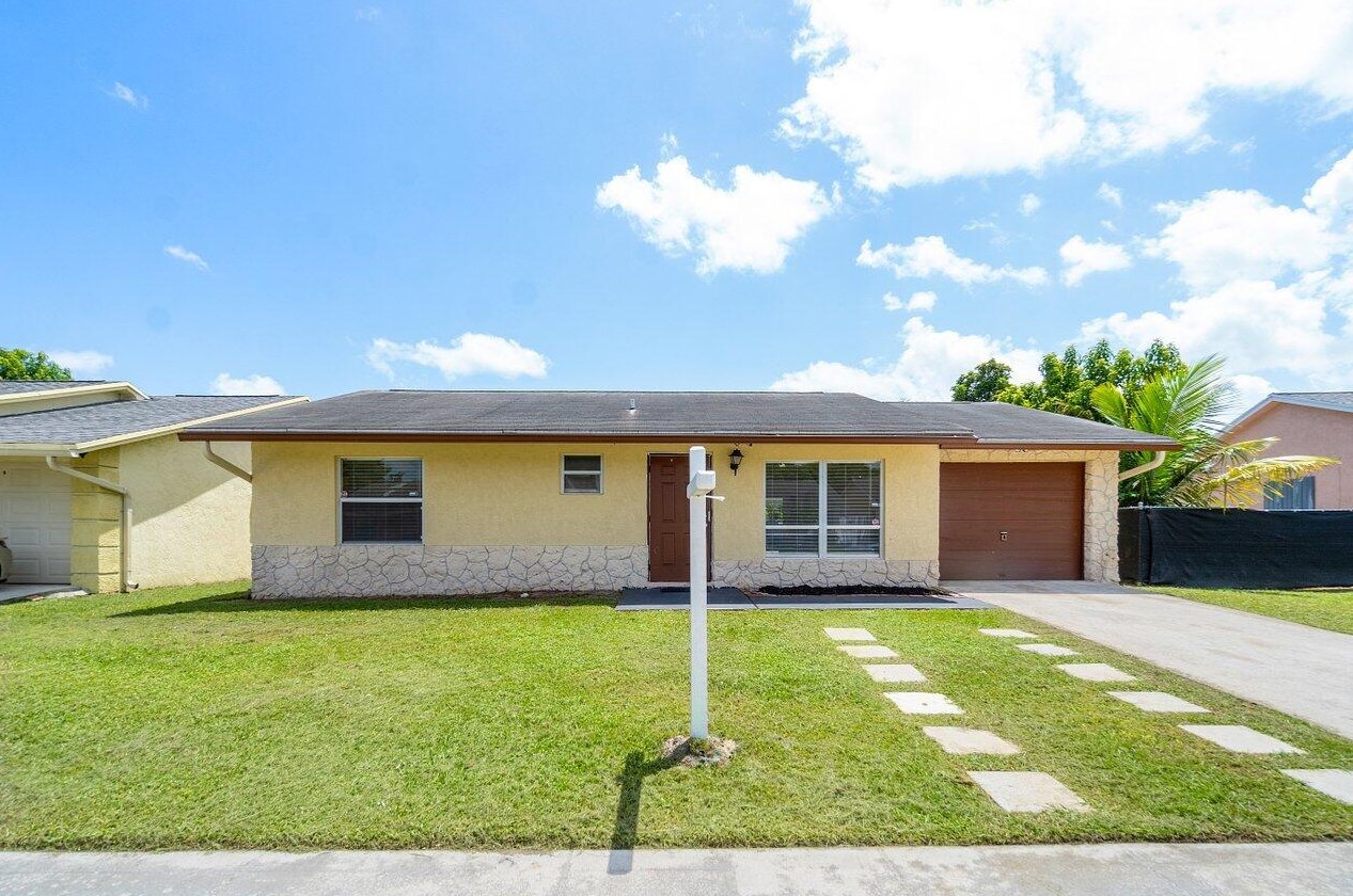 6090 Lambeth Cir, Lake Worth, FL 33463-6721