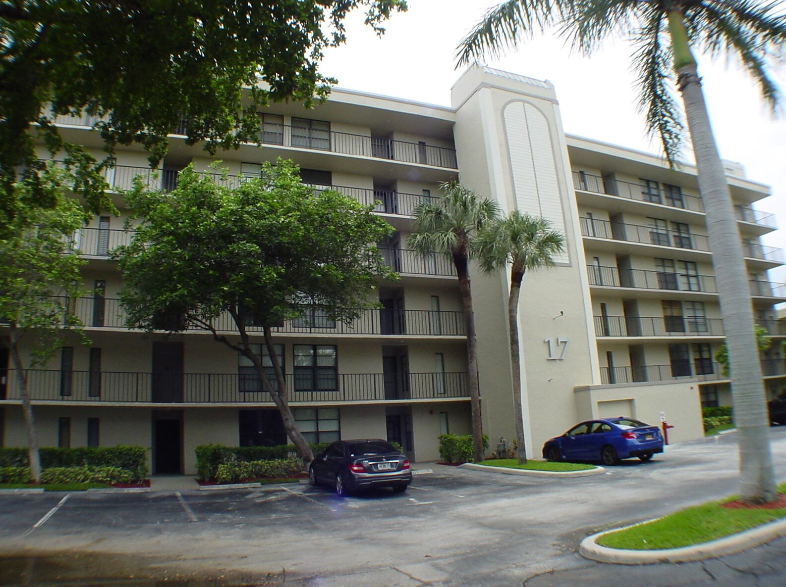 17 Royal Palm Way # 603, Boca Raton, FL 33432