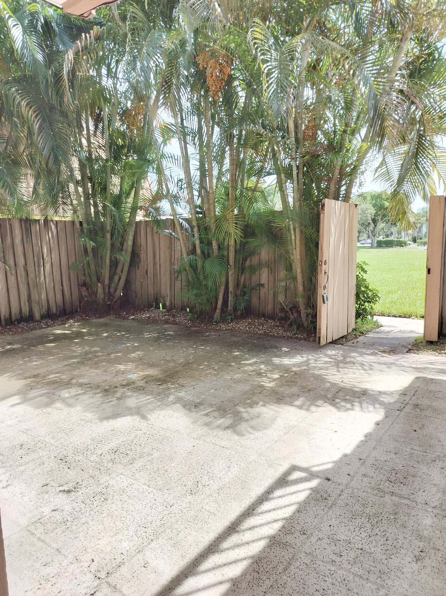 579 Green Springs Pl, West Palm Beach, FL 33409