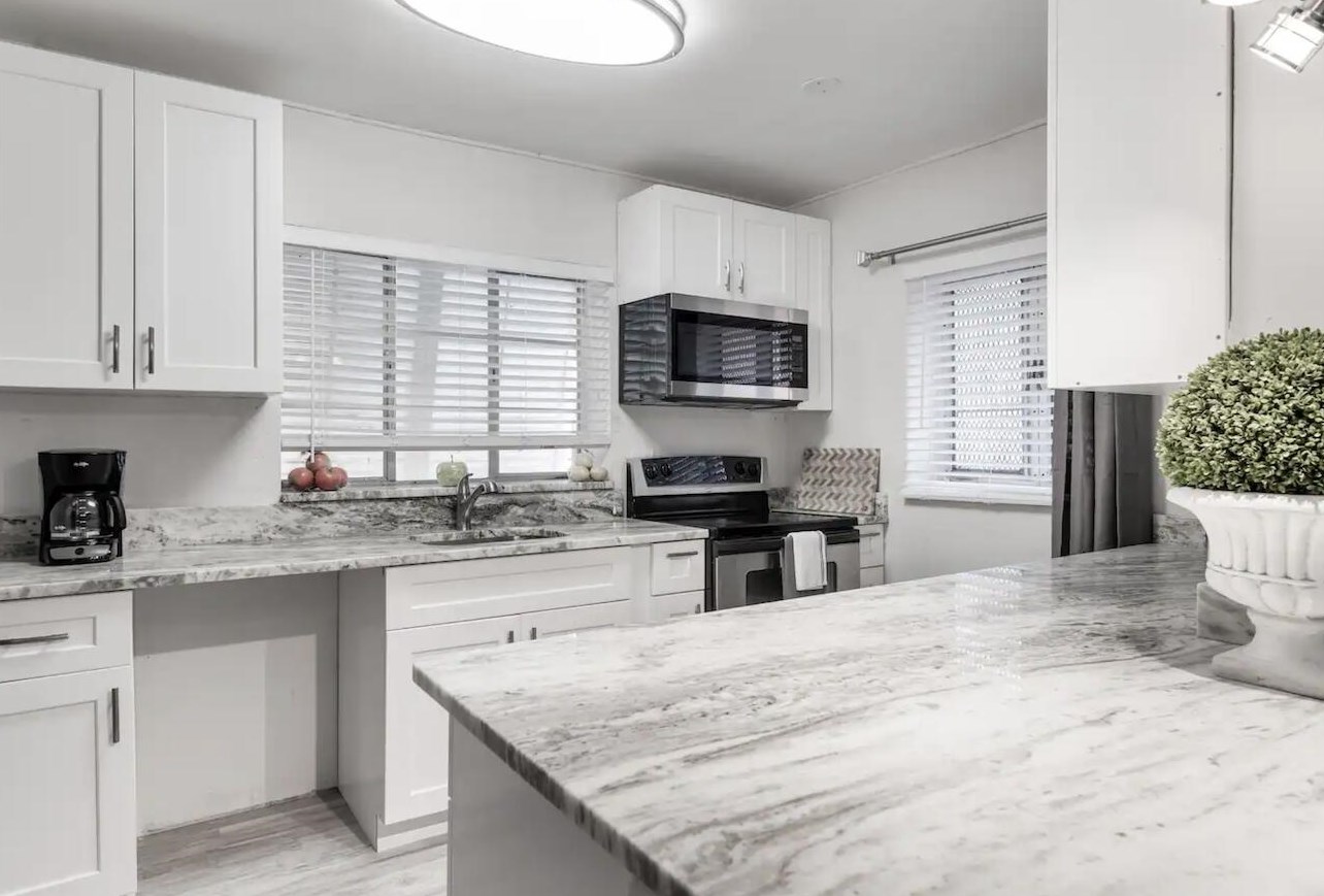 209 S Lake Dr #4, Lake Worth, FL 33462