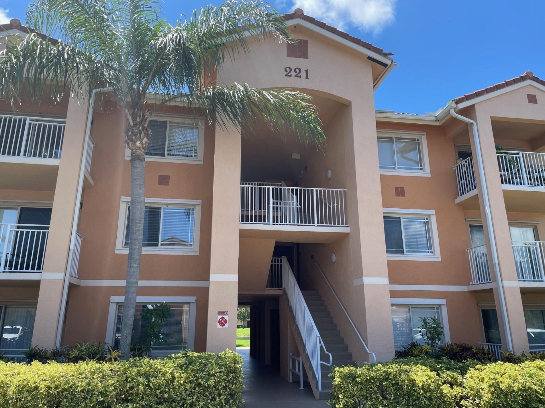 221 Sw Palm Dr Apt 104, Fort Pierce, FL 34986