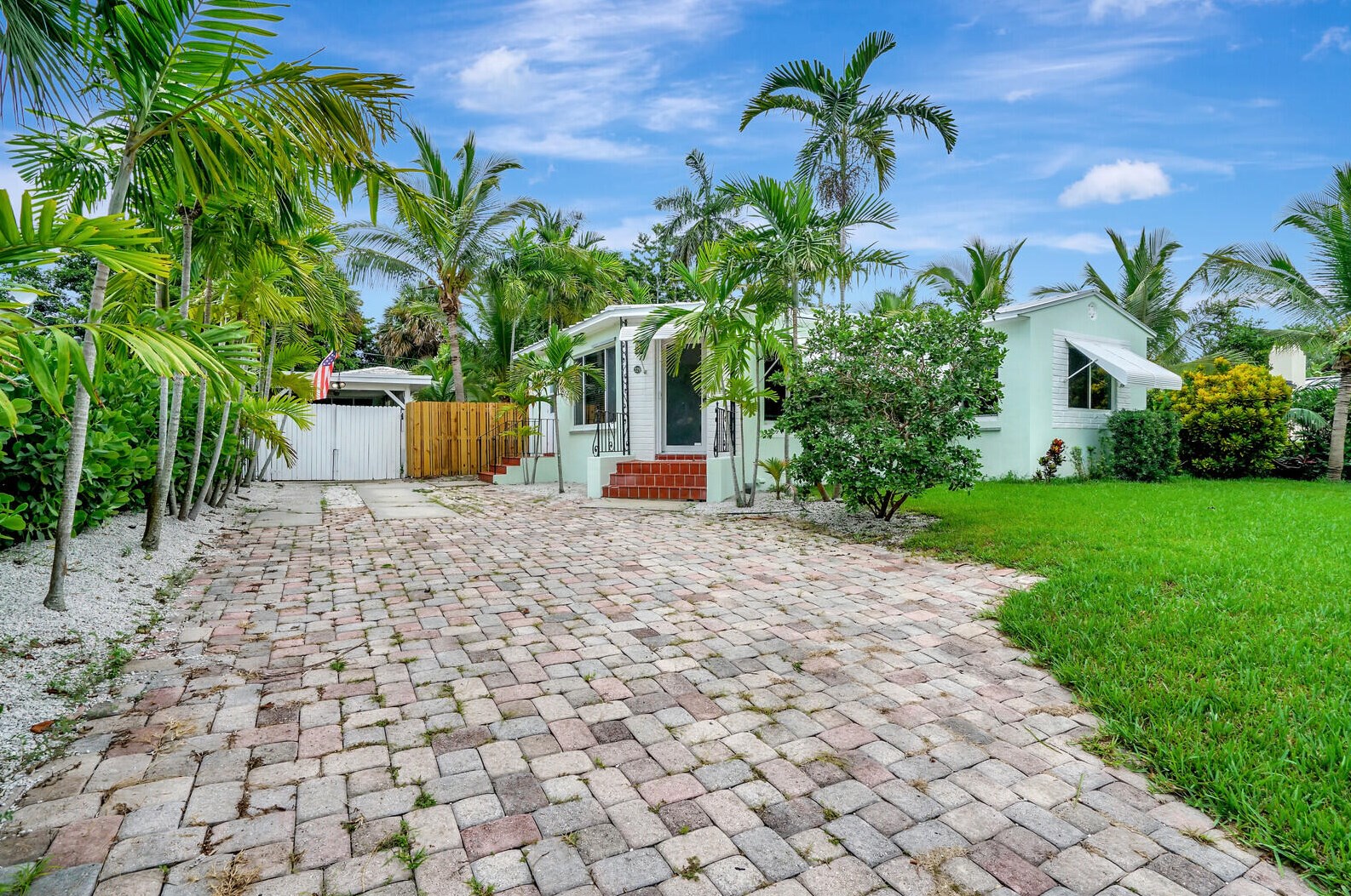 229 28th St, West Palm Beach, FL 33404