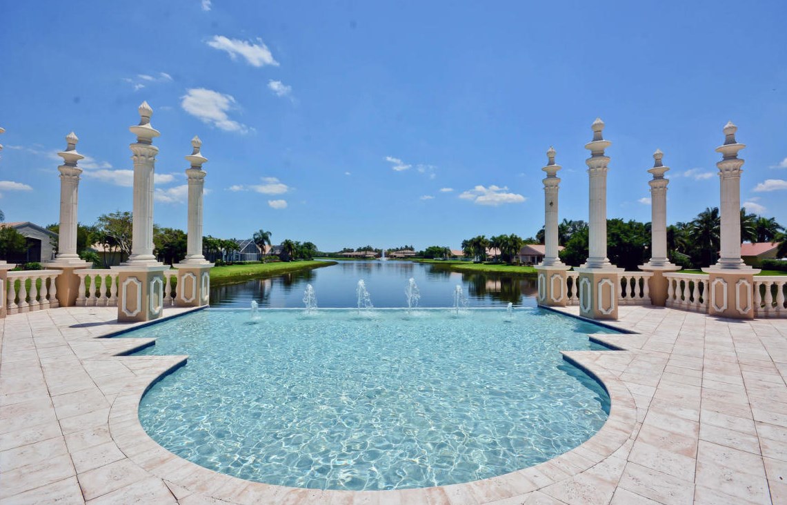 7638 Tarpon Cove Cir, Lake Worth FL 33467-6929 exterior