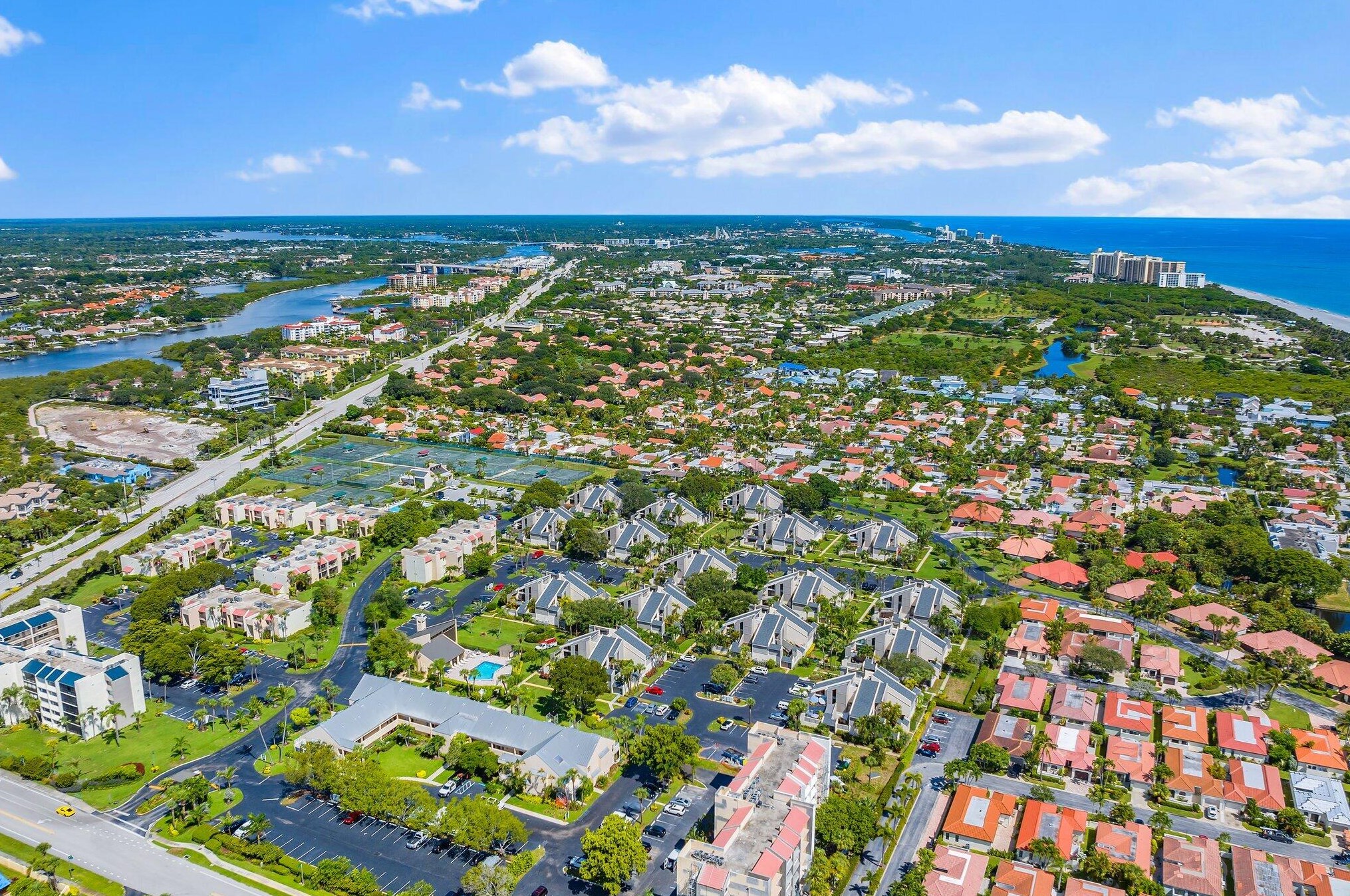 1605 Us Highway 1, Jupiter FL  33477-8436 exterior