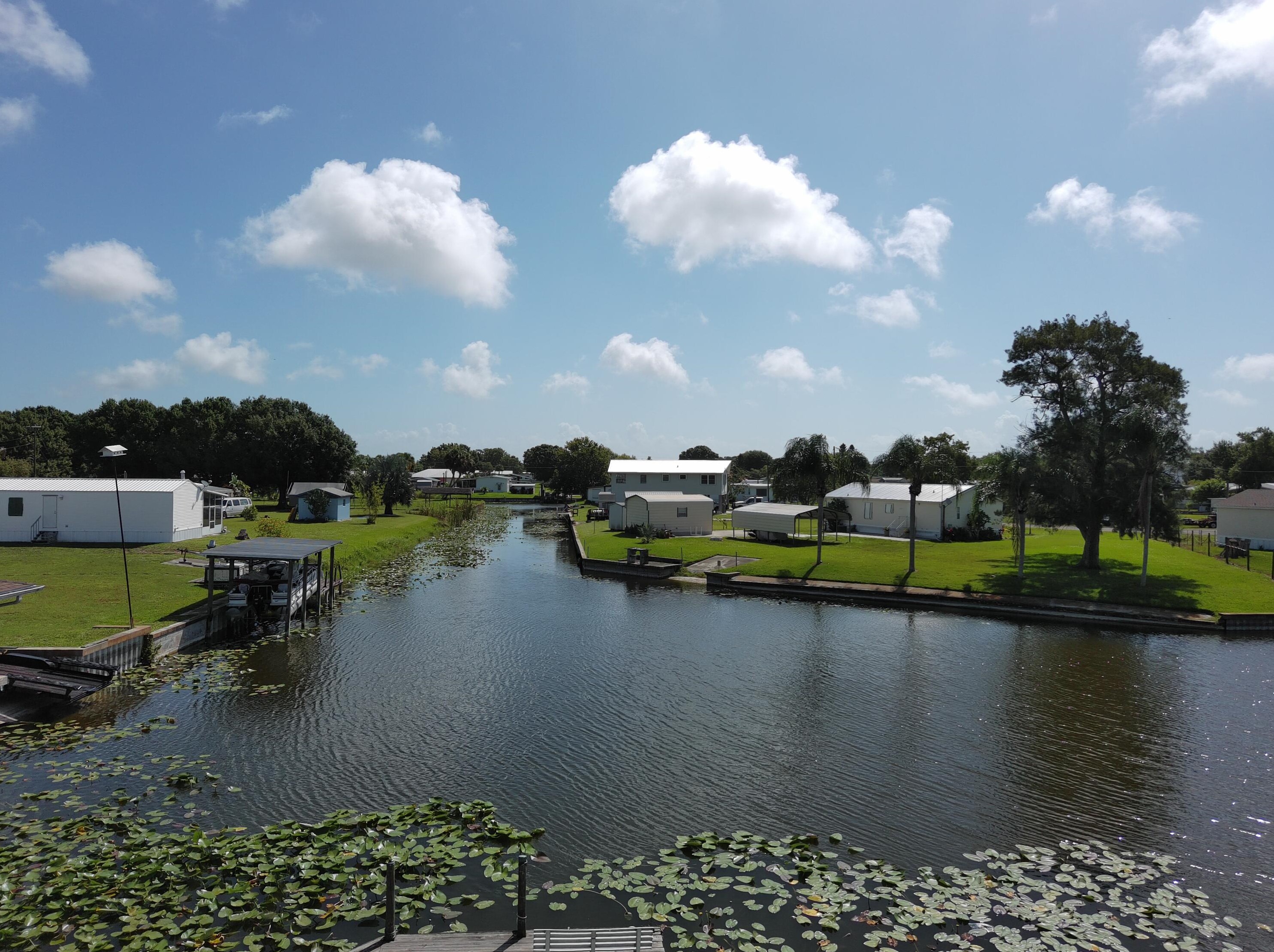 1031 Lk Dr, Okeechobee FL 34974-0299 exterior