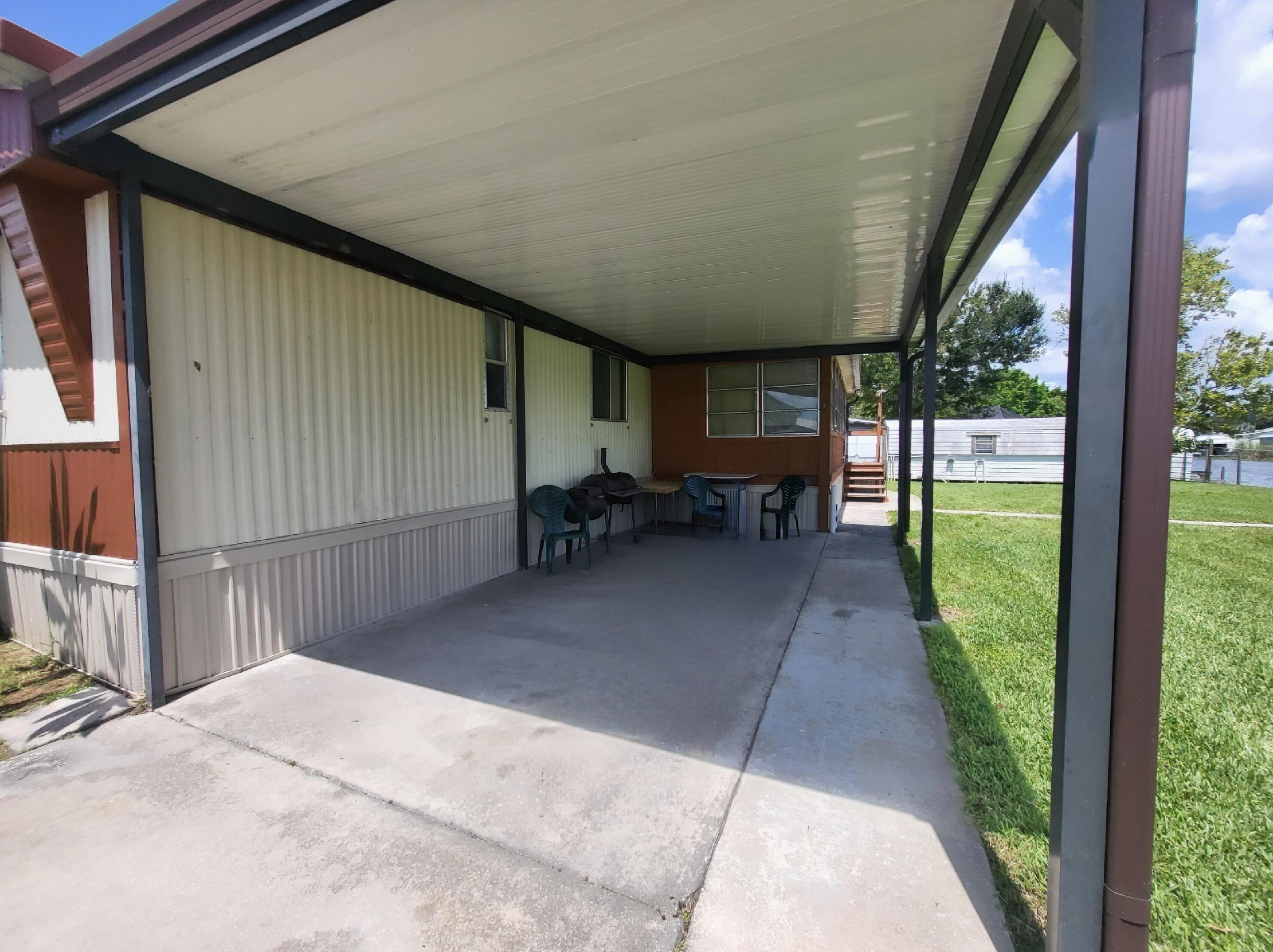 1031 Lk Dr, Okeechobee FL 34974-0299 exterior