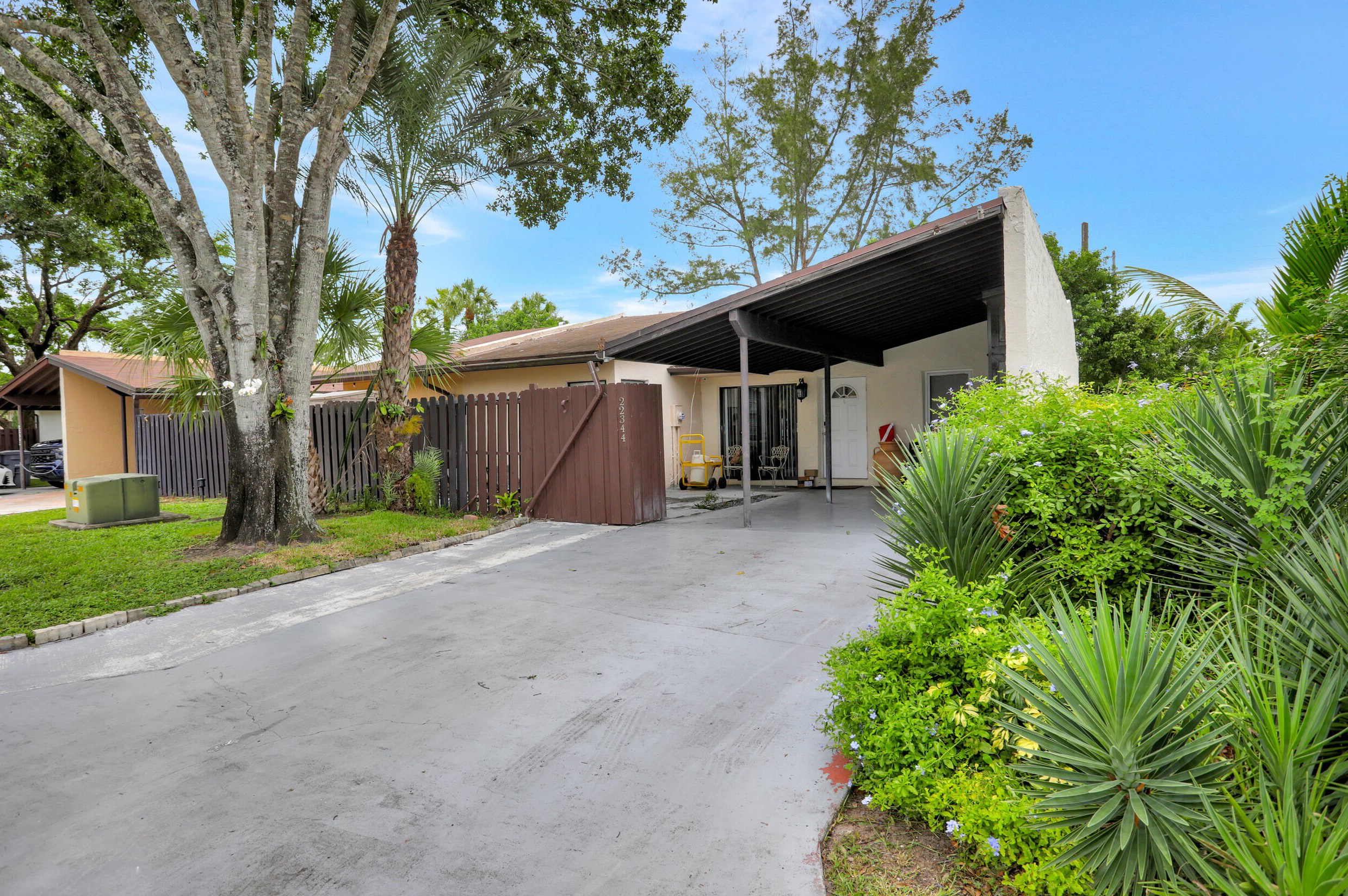 22344 Palomita Dr, Boca Raton, FL 33428