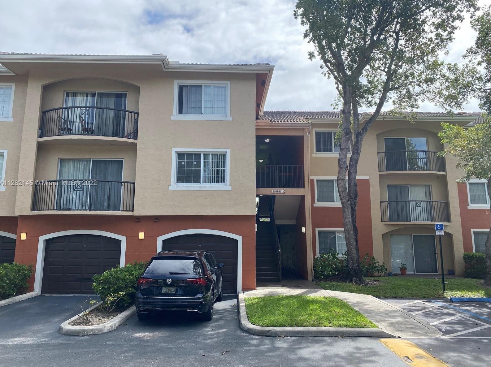 4149 Haverhill Rd N Apt 1610, West Palm Beach, FL 33417