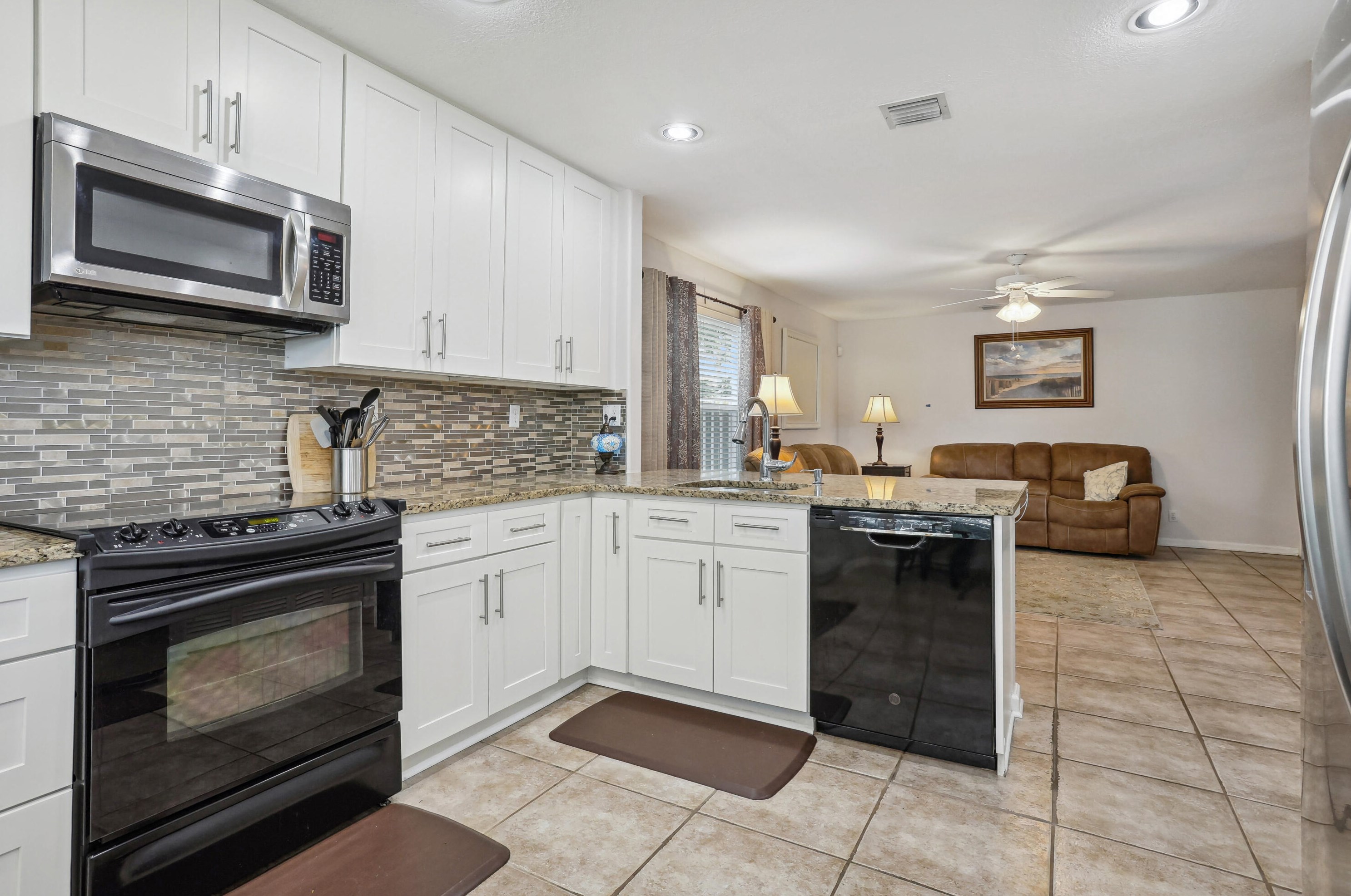 6006 Las Colinas Cir, Lake Worth FL 33463-6560 exterior