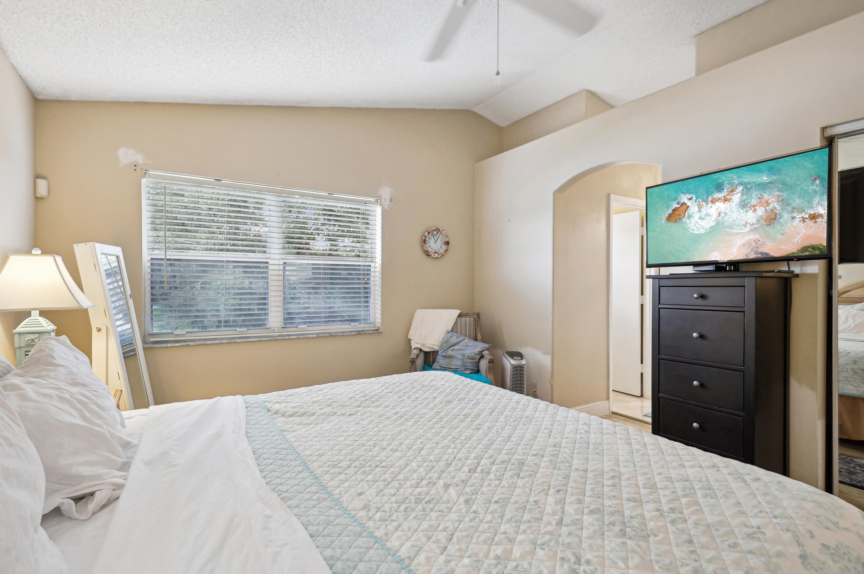 6006 Las Colinas Cir, Lake Worth FL 33463-6560 exterior