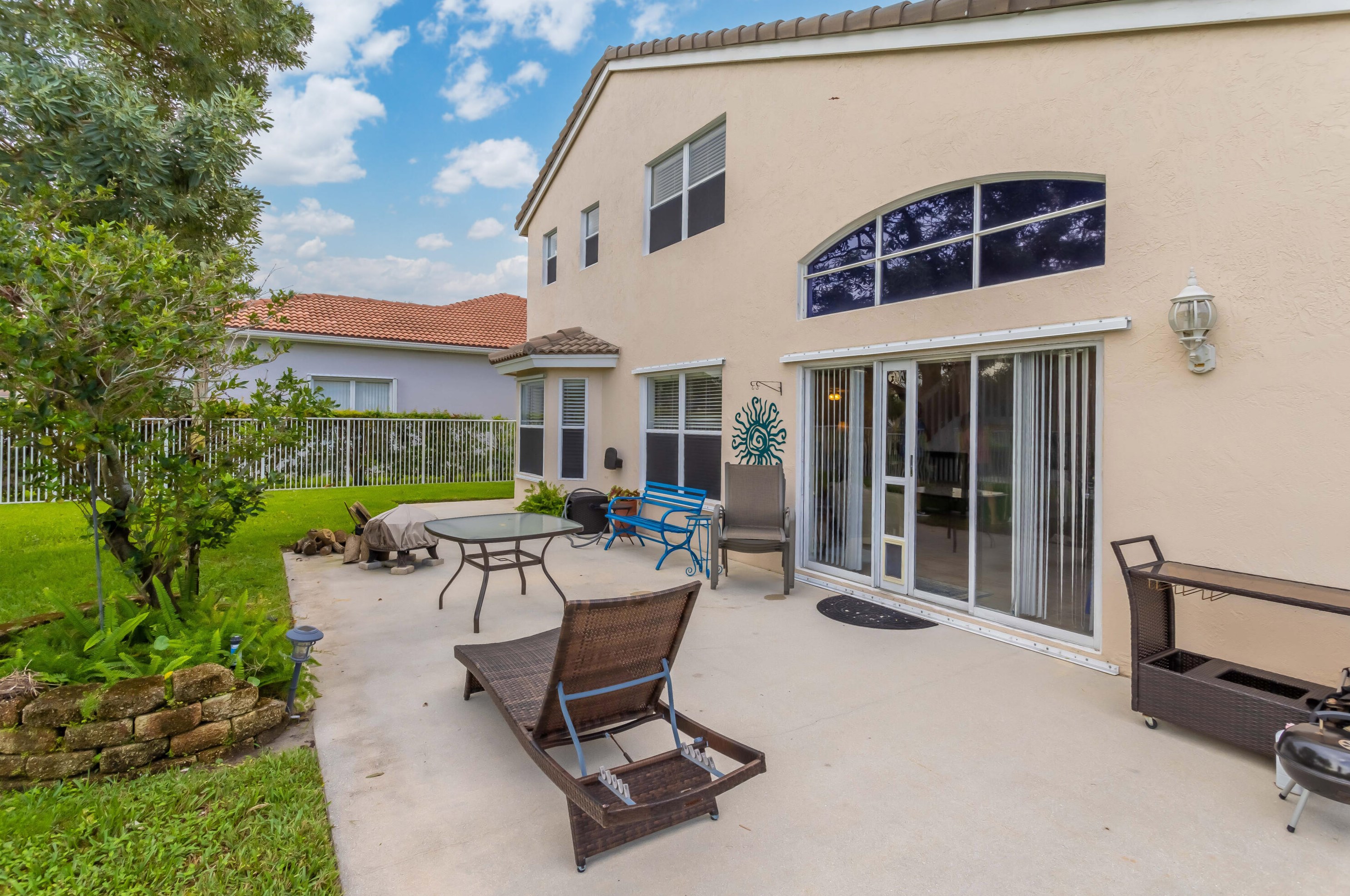 6006 Las Colinas Cir, Lake Worth FL 33463-6560 exterior