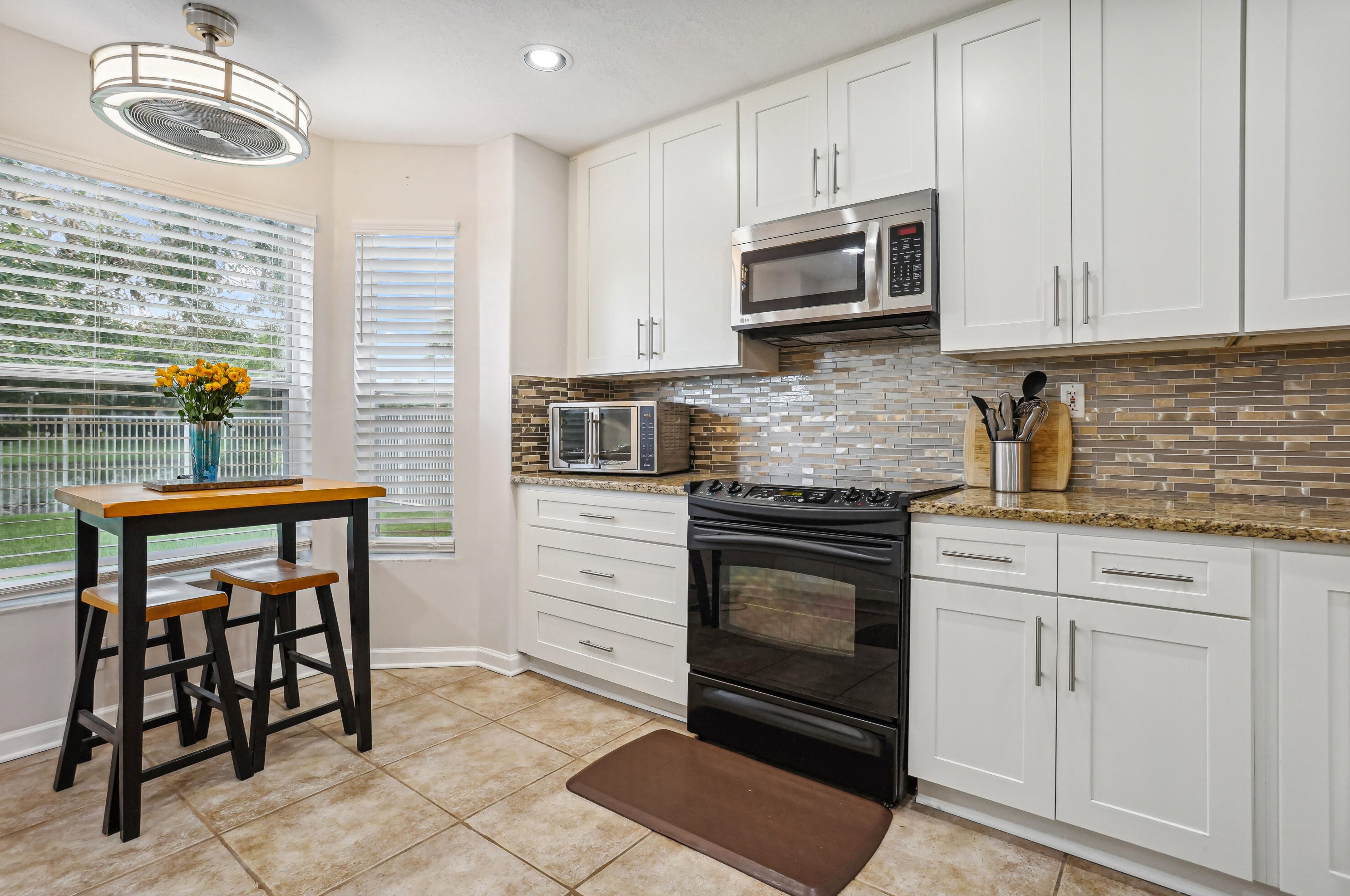 6006 Las Colinas Cir, Lake Worth FL 33463-6560 exterior