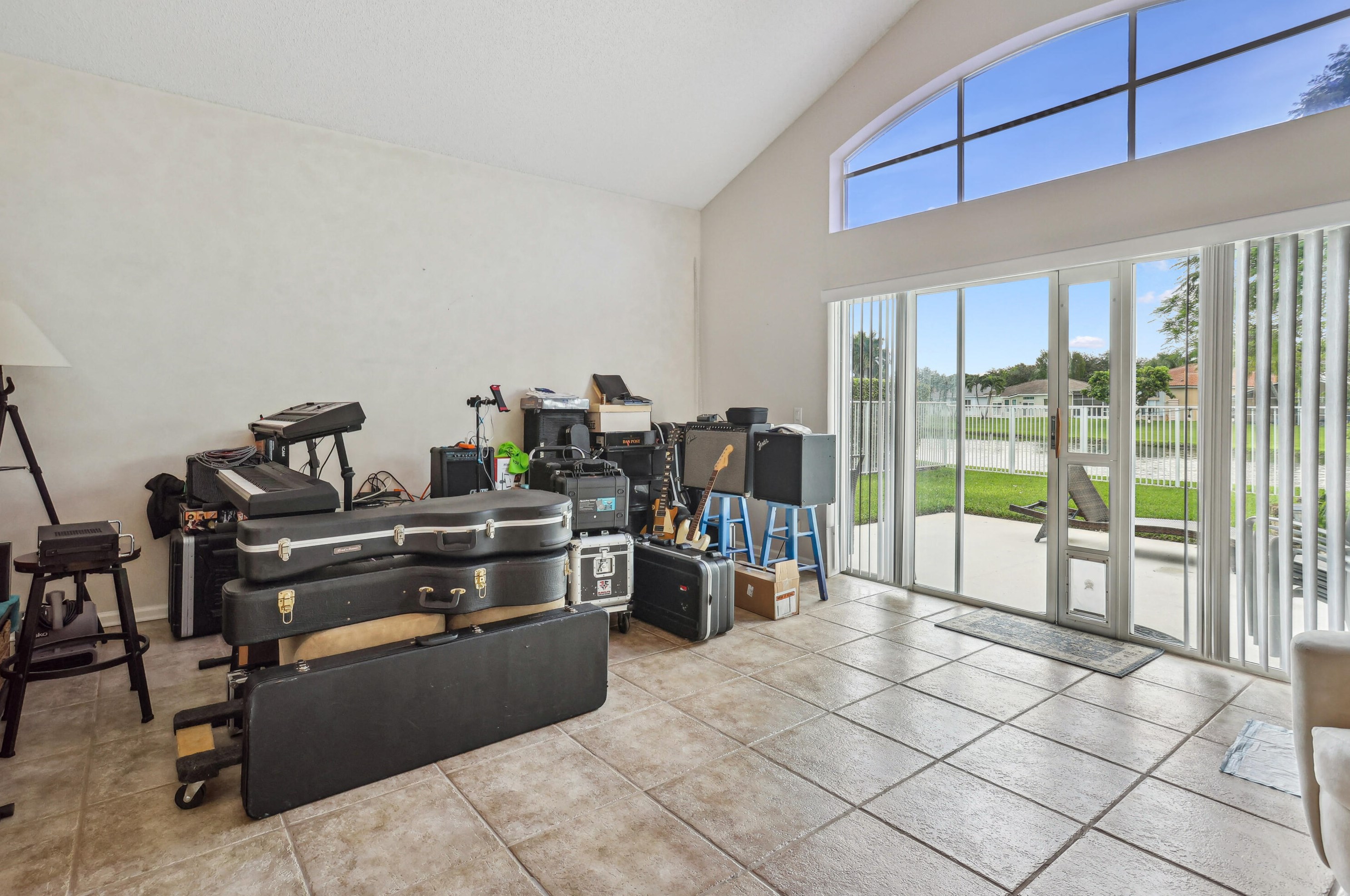 6006 Las Colinas Cir, Lake Worth FL 33463-6560 exterior