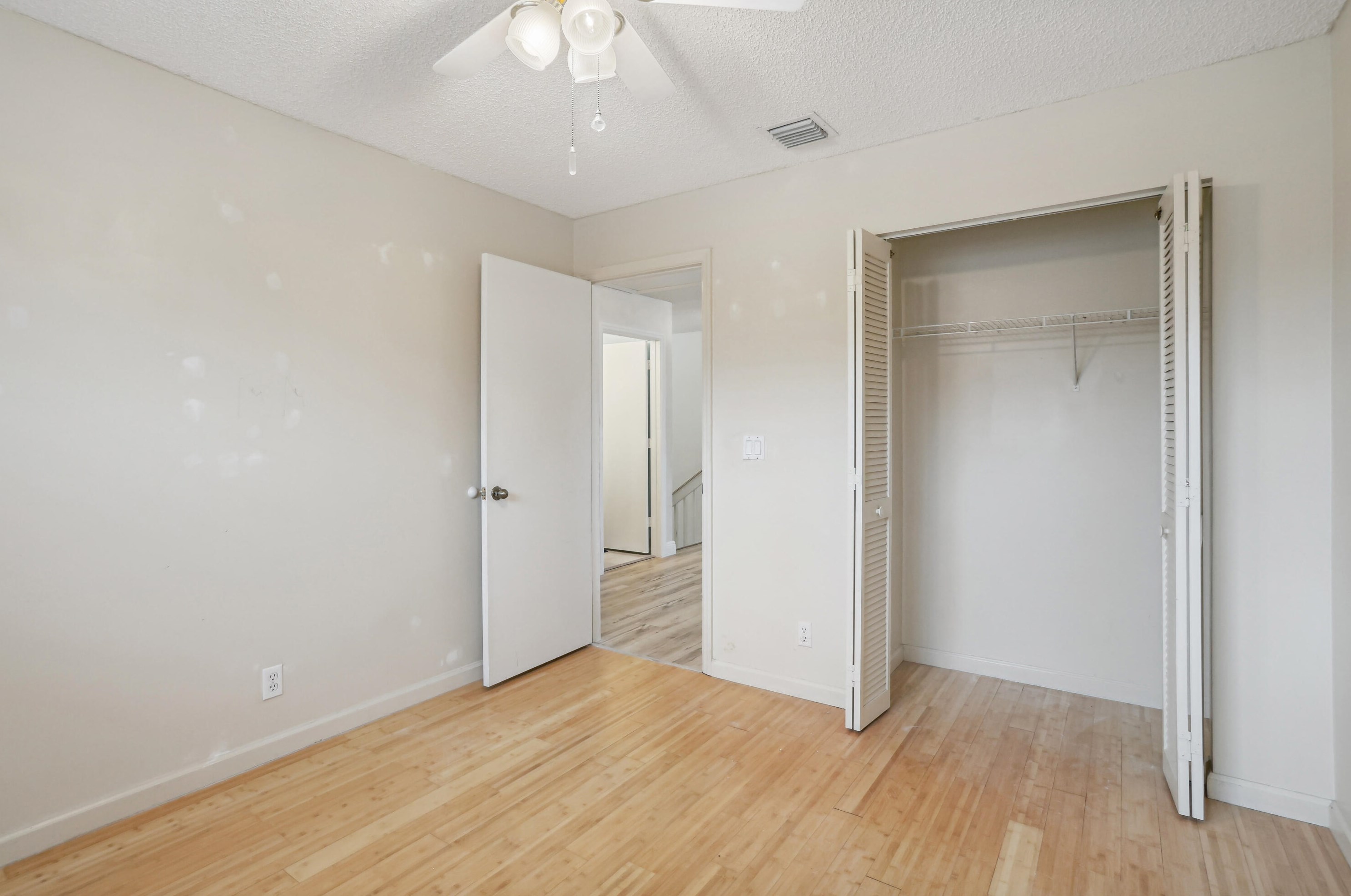 6006 Las Colinas Cir, Lake Worth FL 33463-6560 exterior