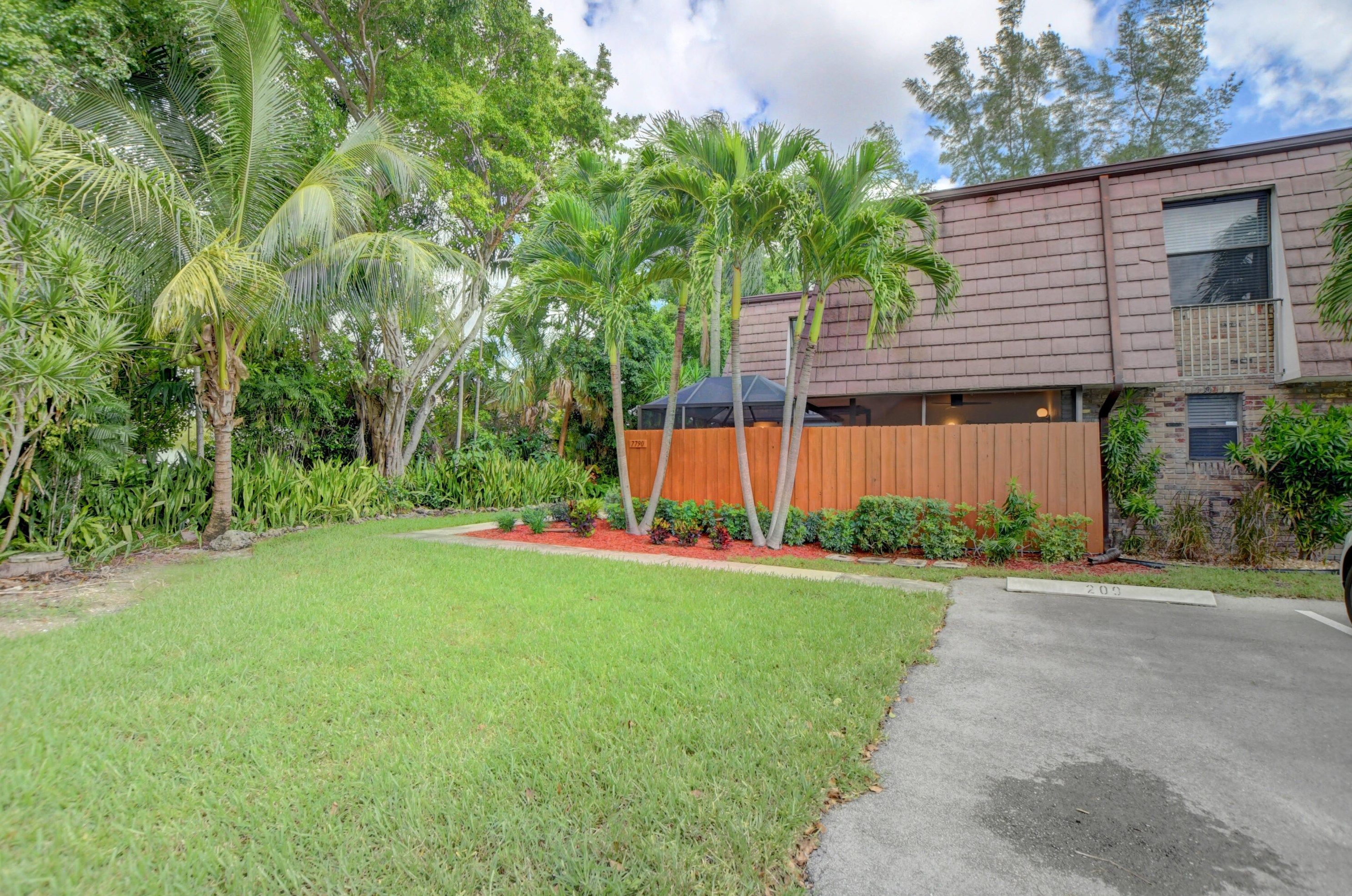 7790 Courtyard Run, Boca Raton, FL 33433-3021