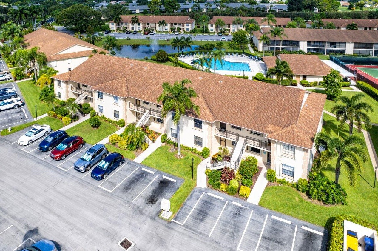 1102 Pinecrest Cir, Jupiter FL  33458-8673 exterior