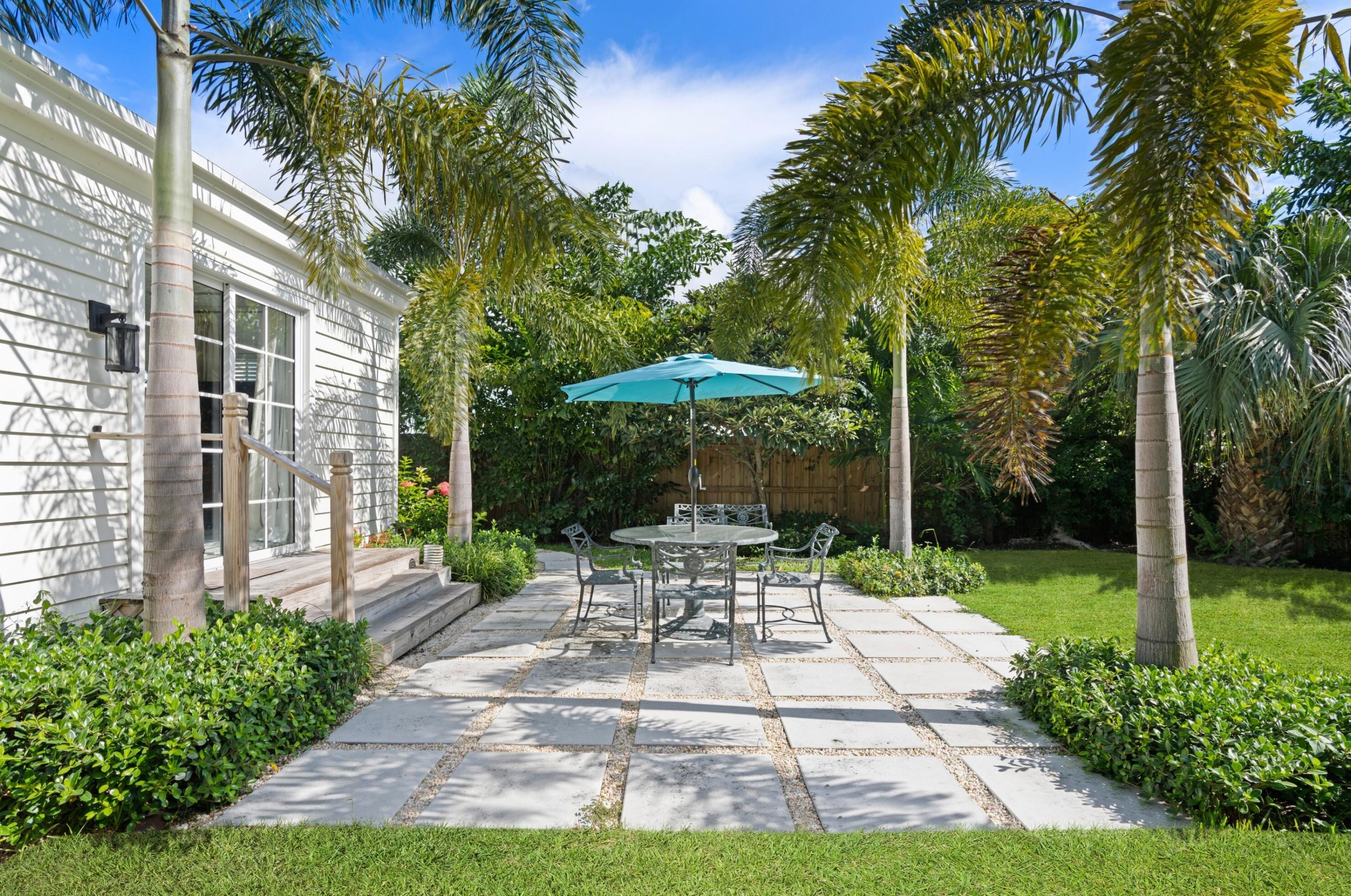 312 Palmway, Lake Worth FL  33460-3519 exterior