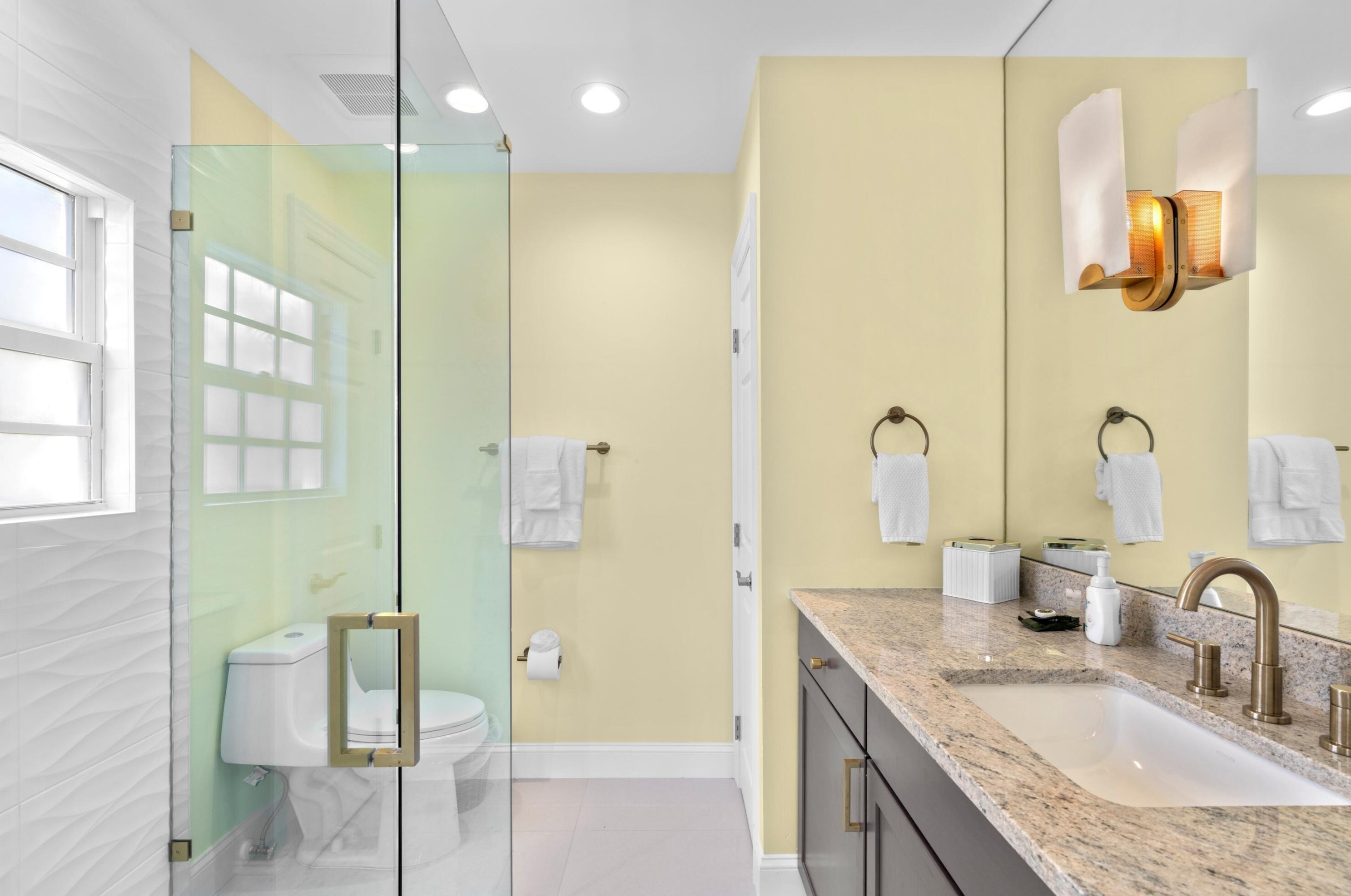 312 Palmway, Lake Worth FL  33460-3519 exterior