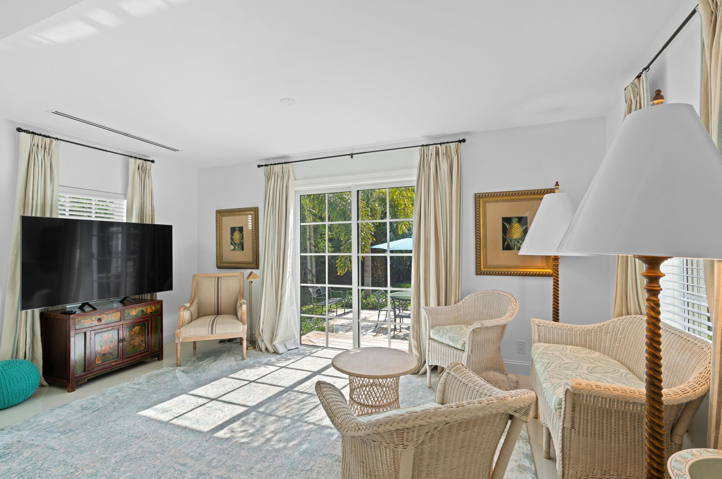 312 Palmway, Lake Worth FL  33460-3519 exterior