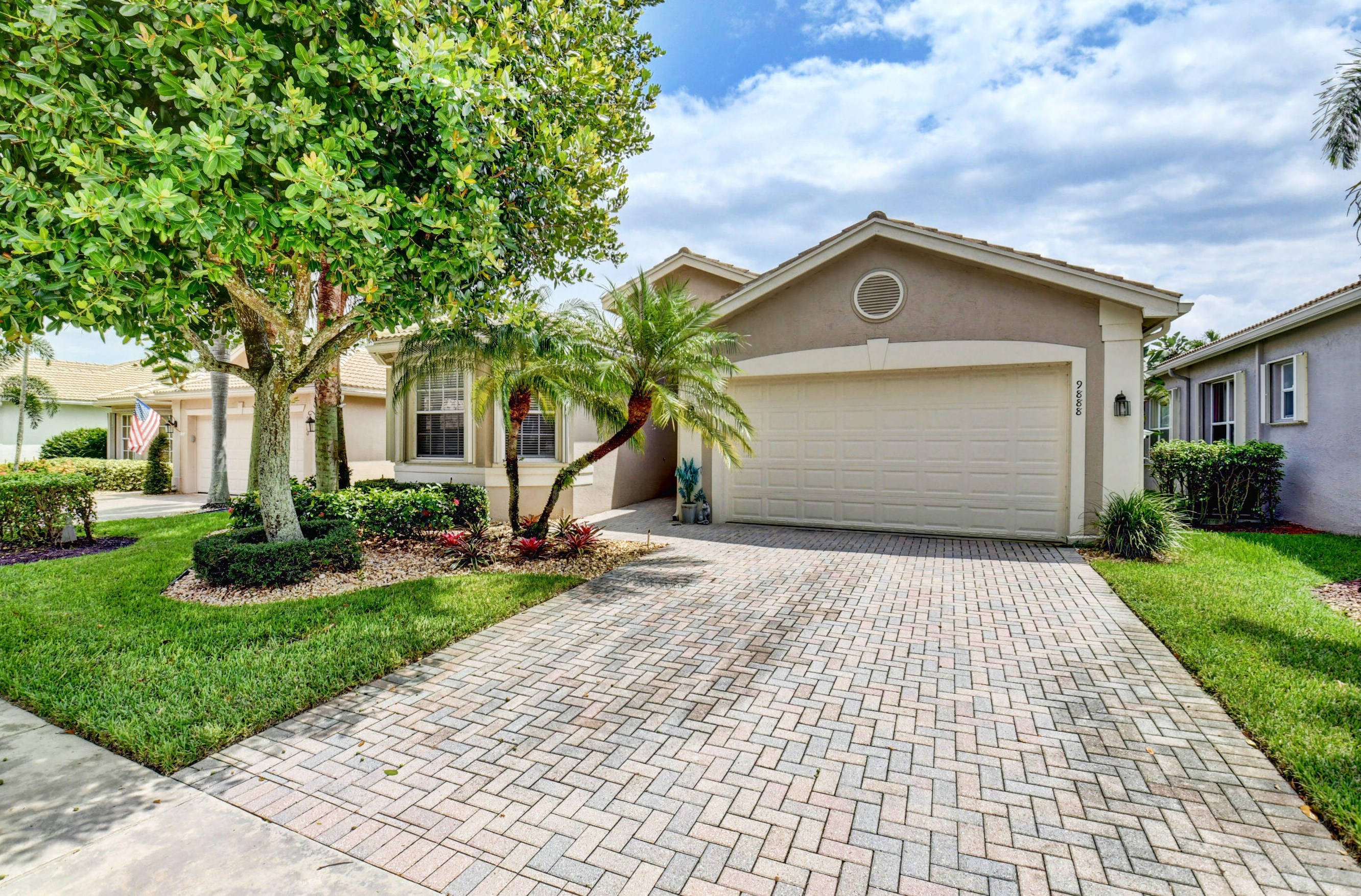 9888 Chantilly Point Ln, Lake Worth, FL 33467-7084