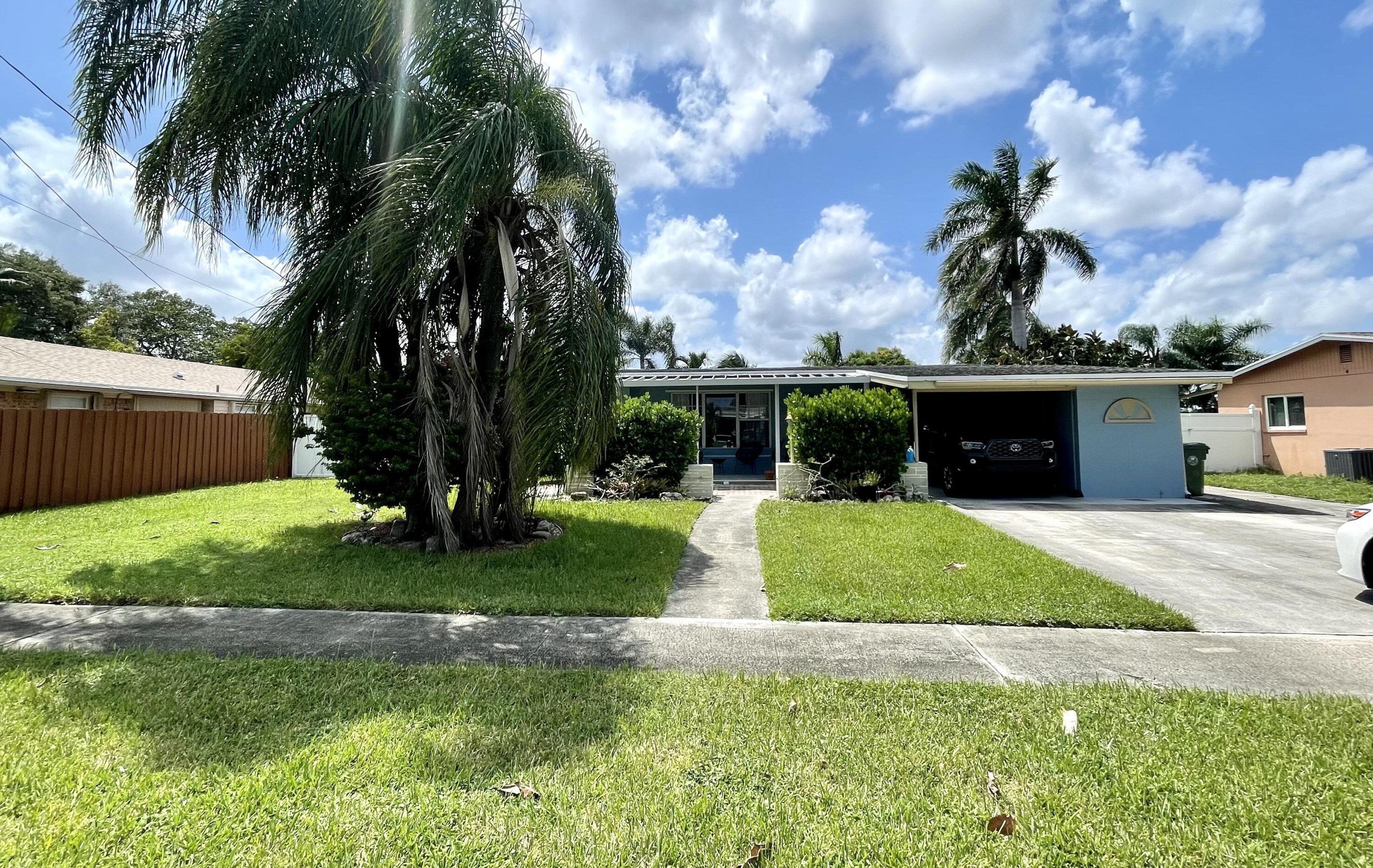 221 Poe Dr, Lake Worth, FL 33461