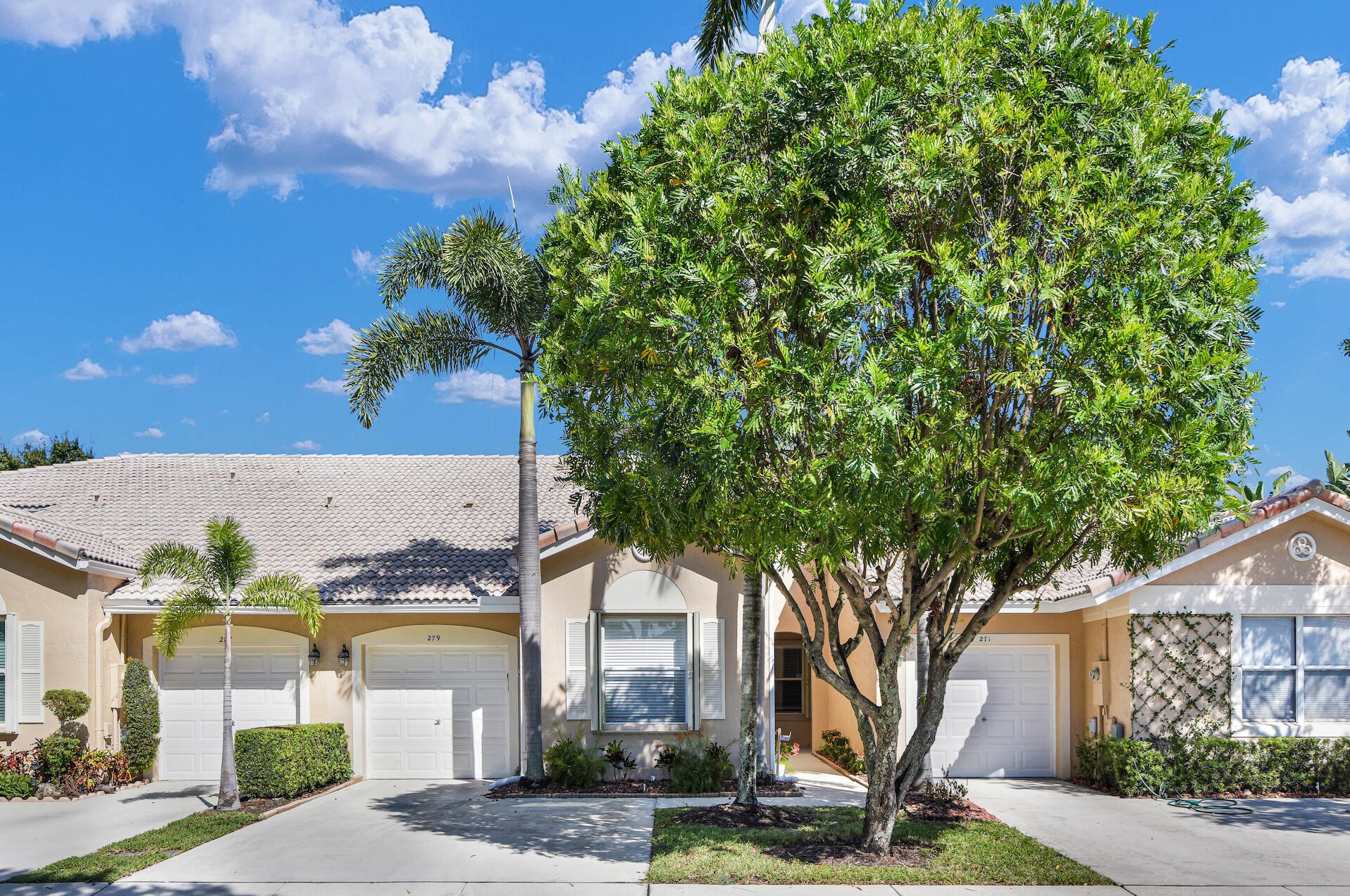 279 E Coral Trace Cir, Delray Beach, FL 33445