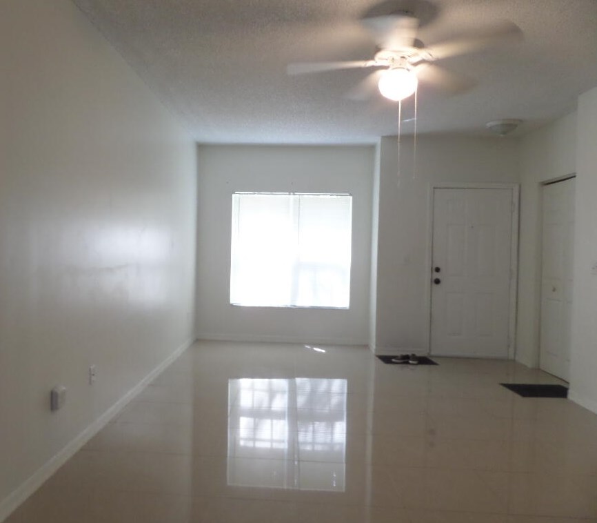 10360 Fox Trail Rd S Apt 1609, West Palm Beach, FL 33411