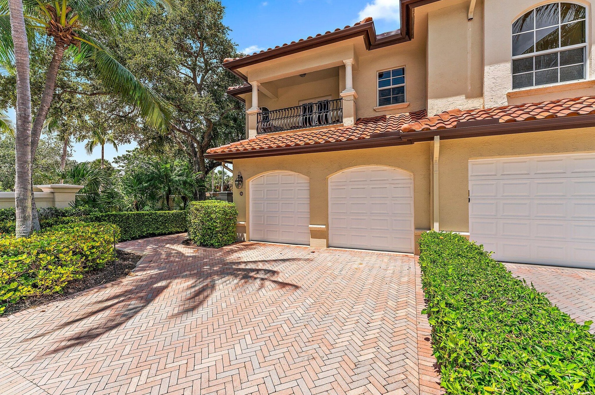 60 Marina Gardens Dr, West Palm Beach, FL 33410