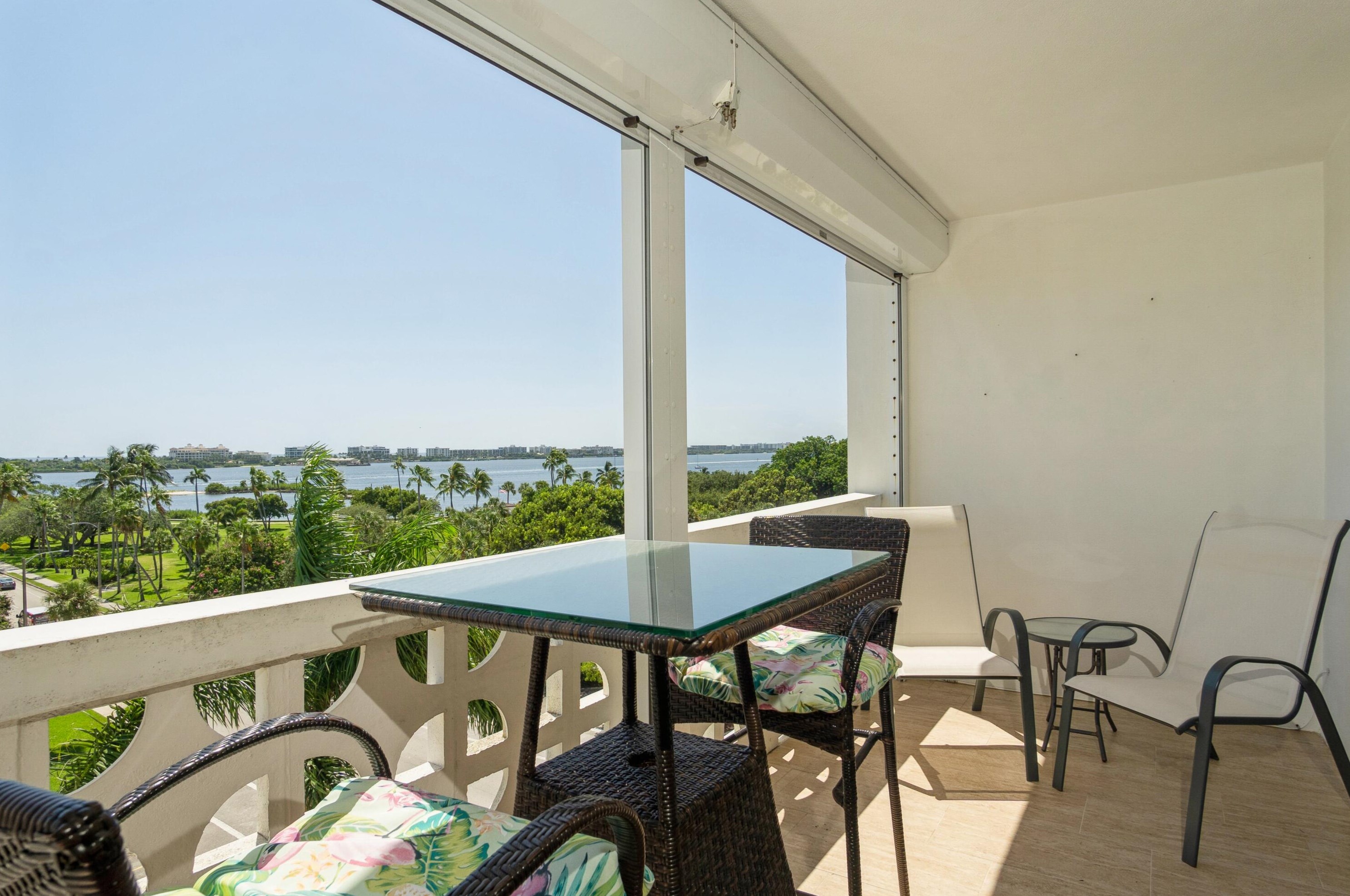 1 N Golfview Rd #702, Lake Worth, FL 33460