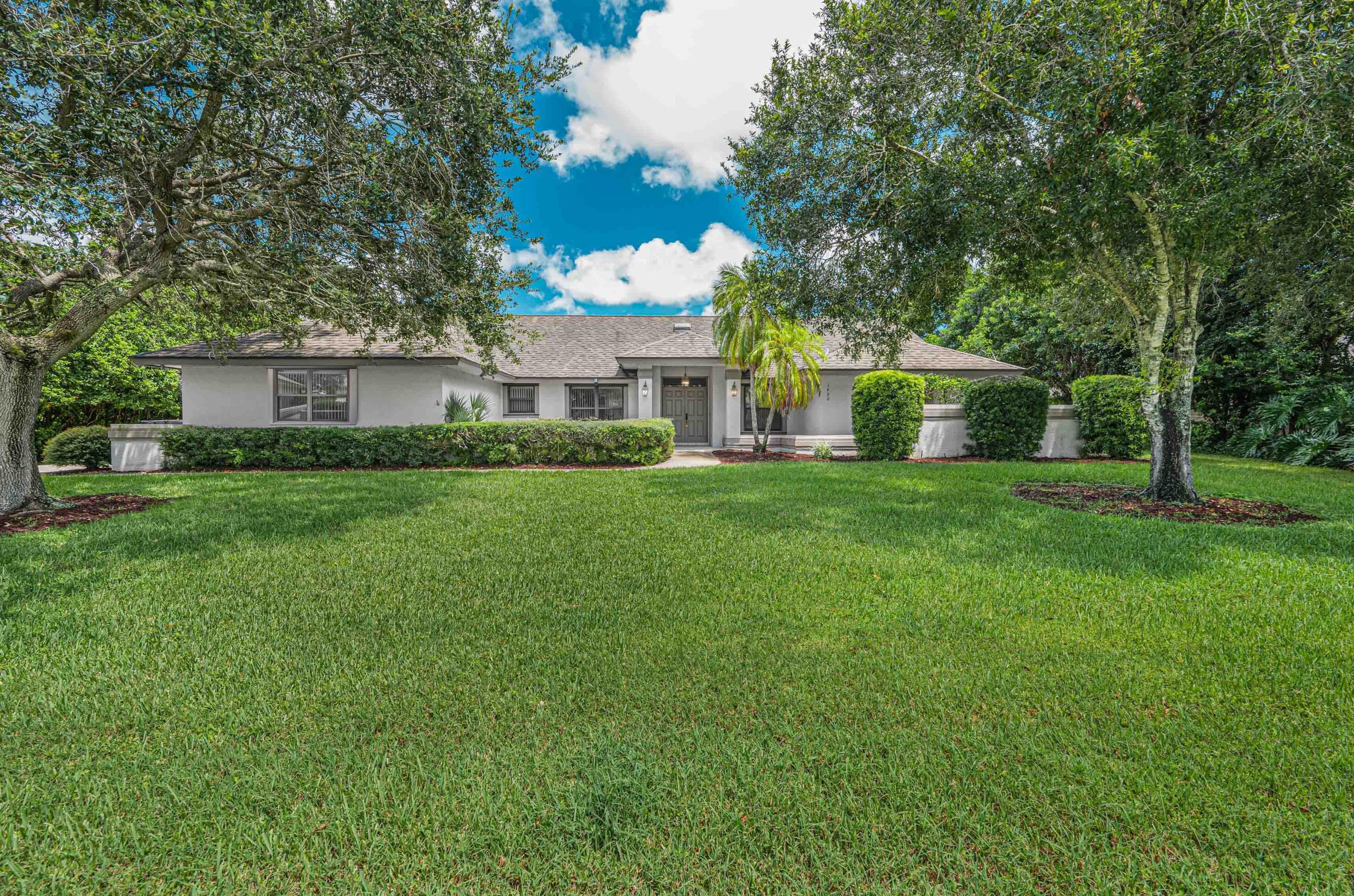 1490 56th Square, Vero Beach, FL 32966